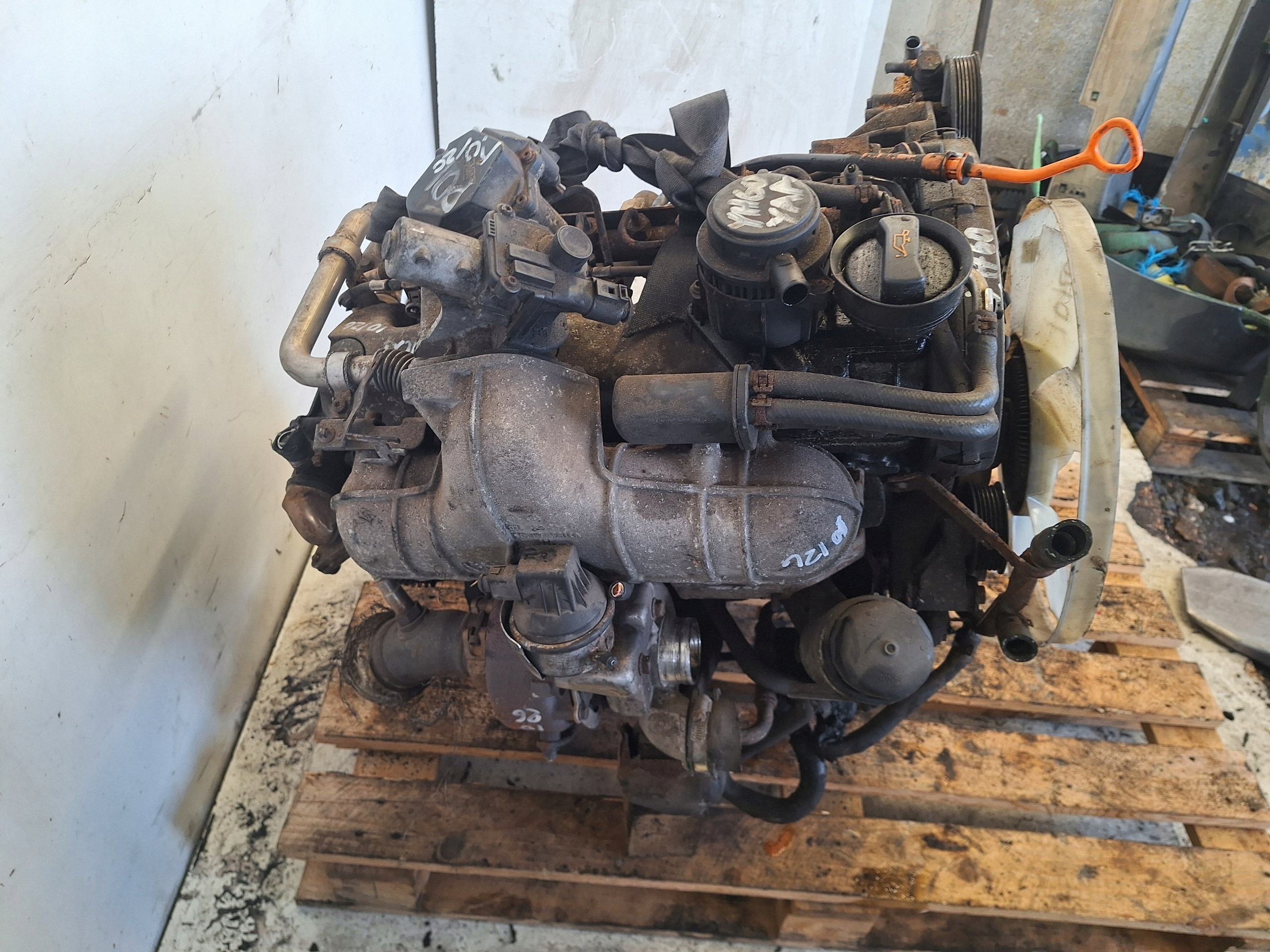 VOLKSWAGEN CRAFTER 09-11 engine 2.5 CEB EURO 4 !FILM!