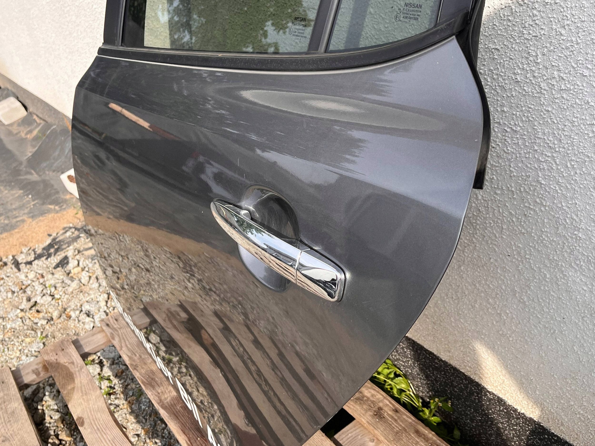 door rear. left side NISSAN LEAF and (ZE0) @M