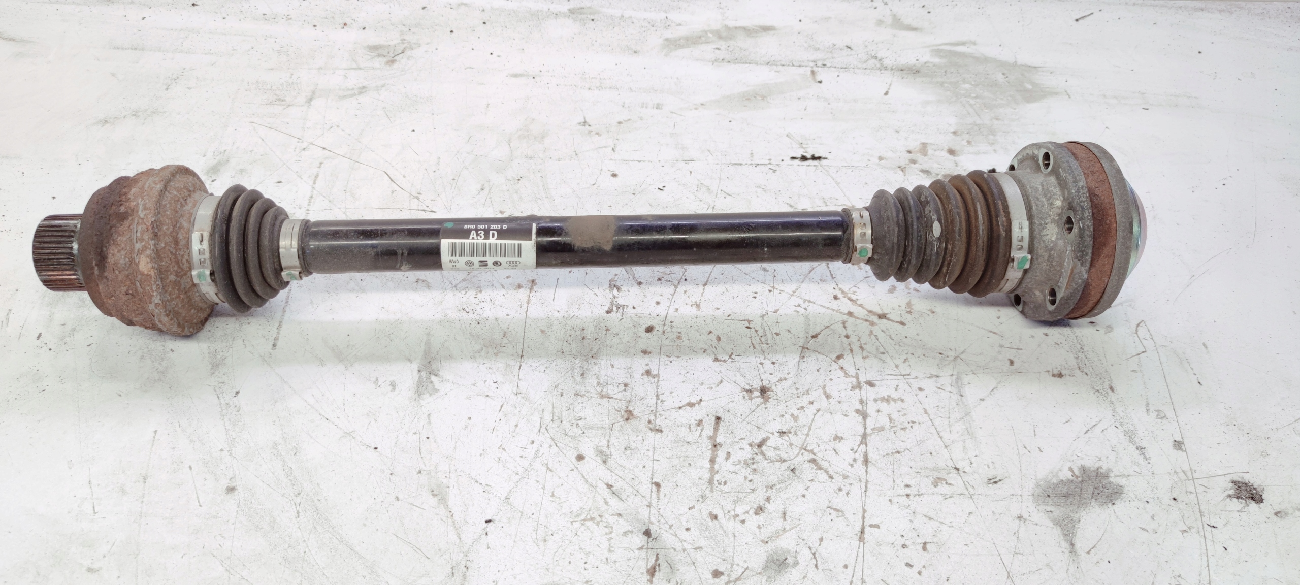semi-axis left rear part AUDI A4 A5 A6 A7 8R0501203D