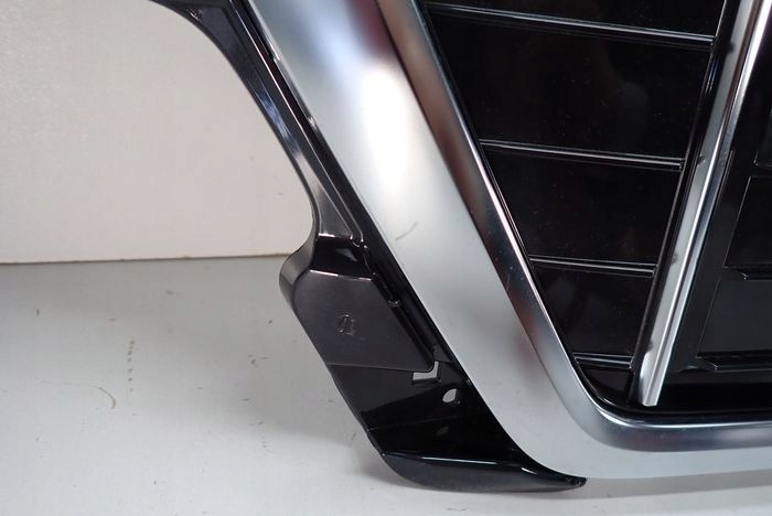 AUDI Q3 II 18- grille 83A853651E