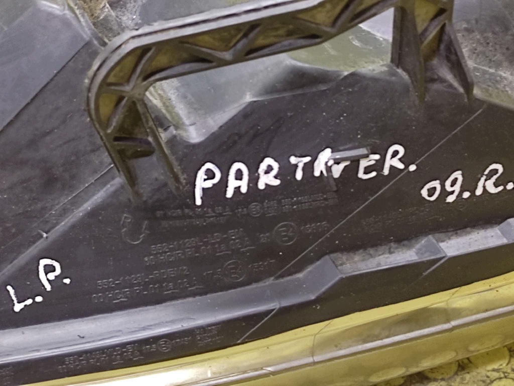 PEUGEOT PARTNER REFLEKTOR light left front