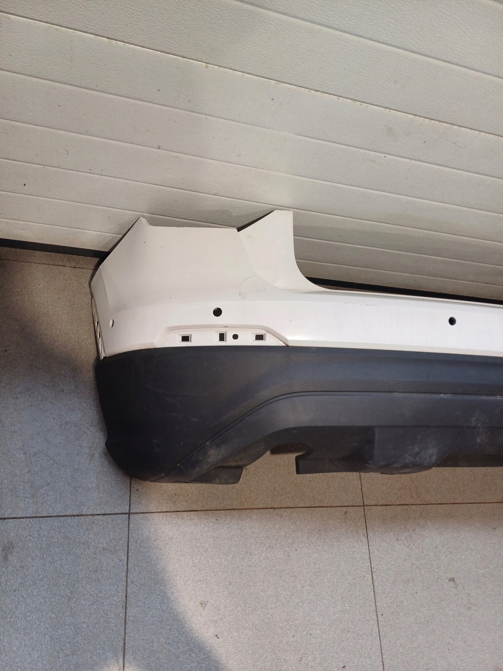 bumper rear part rear AUDI Q2 81A807385 6 X PDC