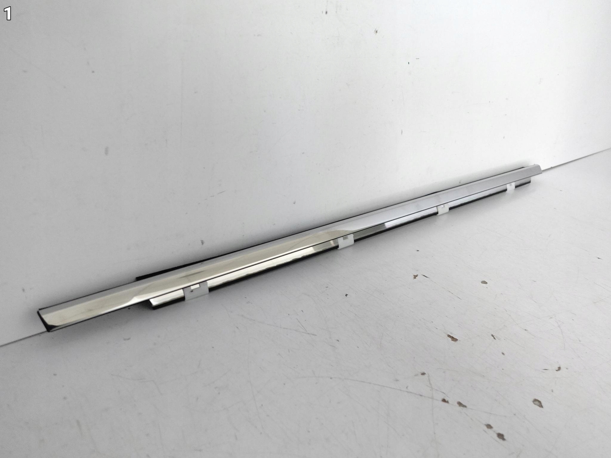 LEXUS RX V 5 RX450 RX350 22- moulding dust windows front right CHROM
