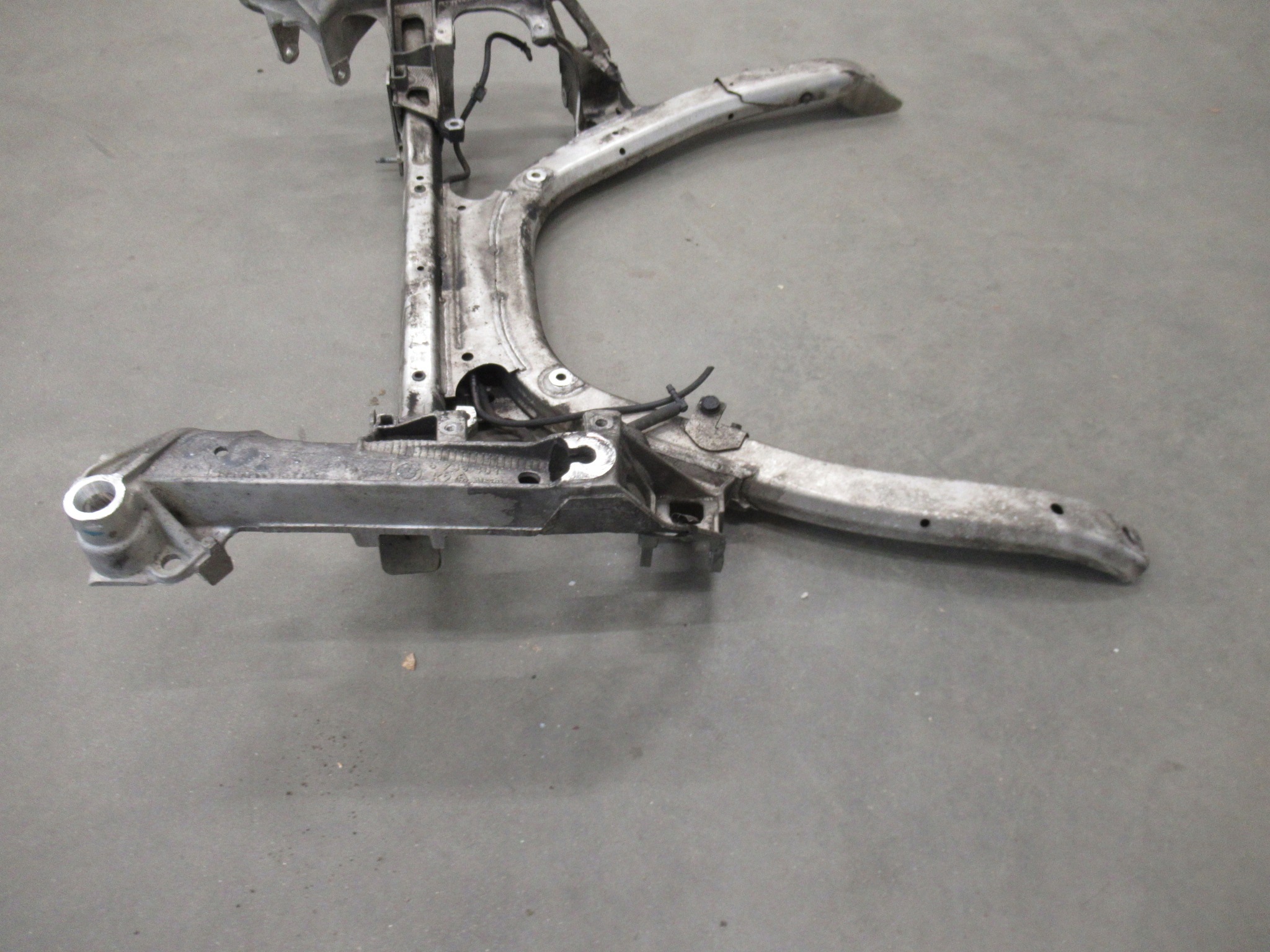 Lawa front axle beam below engine suspension beam BMW E60 E61 E63 E64