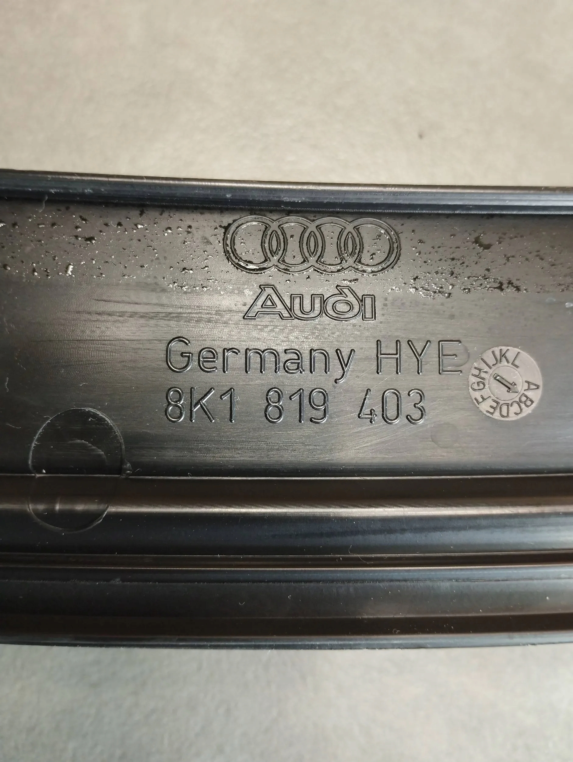 Audi A5 8T torpedo plastic 8K1819403