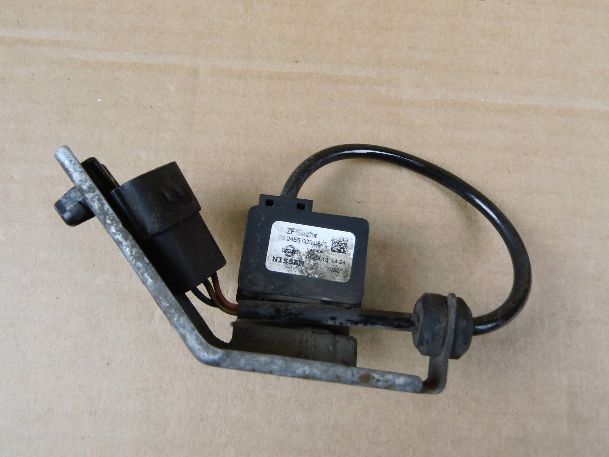Infiniti FX II QX70 module sensor poziomowania springing 988051CF1B