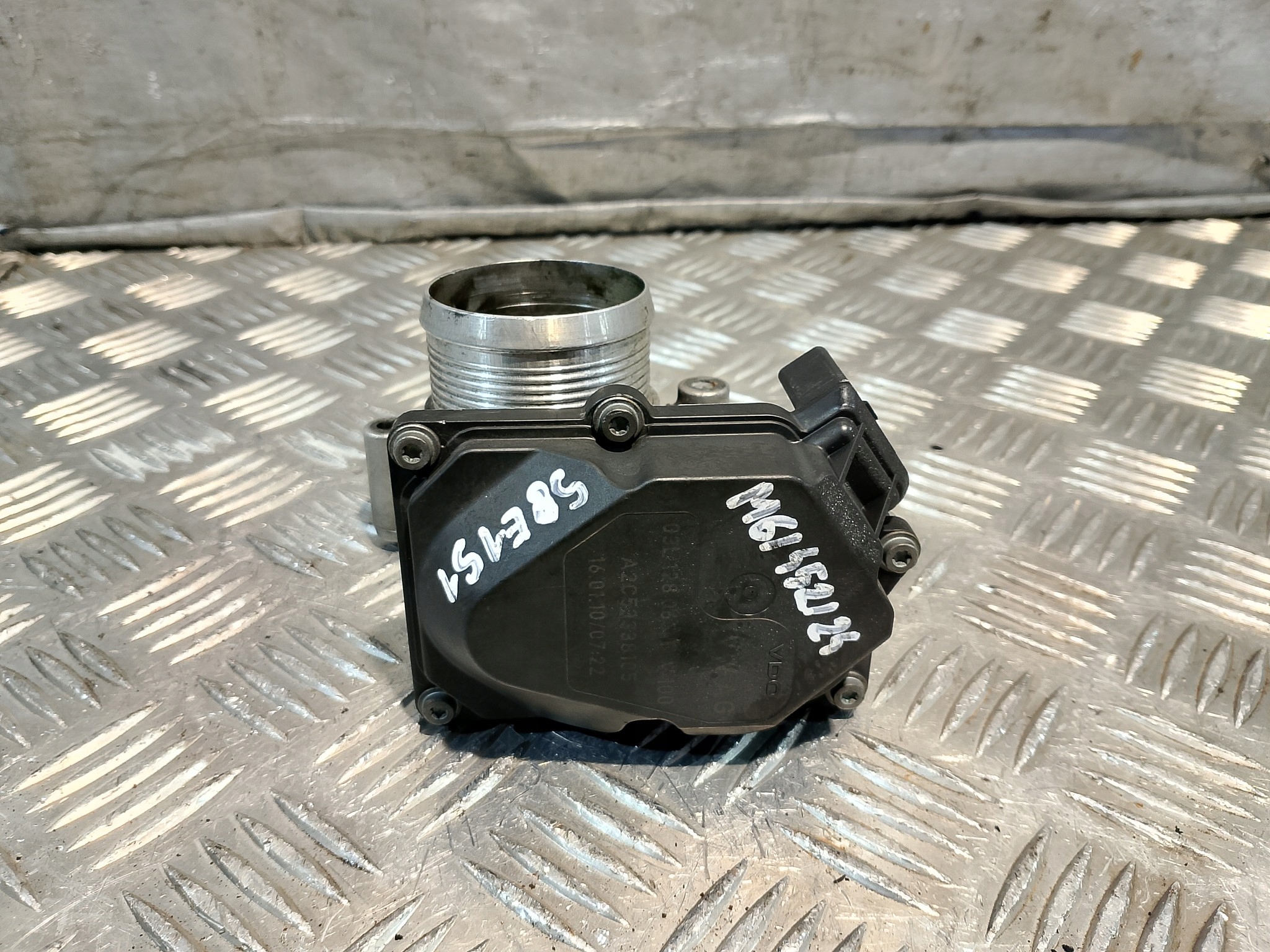 throttle flap air AUDI A4 B8 2.0 TDI A2C53338105
