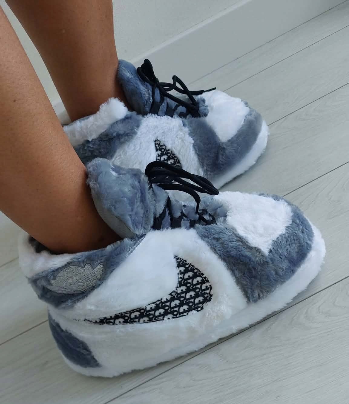 Plyšové Papuče~Vysoké~ONE Size 35–45 – Zateplené~Gumová podrážka~Unisex
