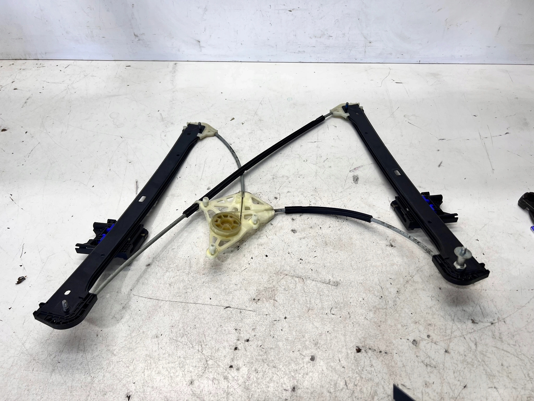 mechanism lifting windows right rear part AUDI 4M0839462A