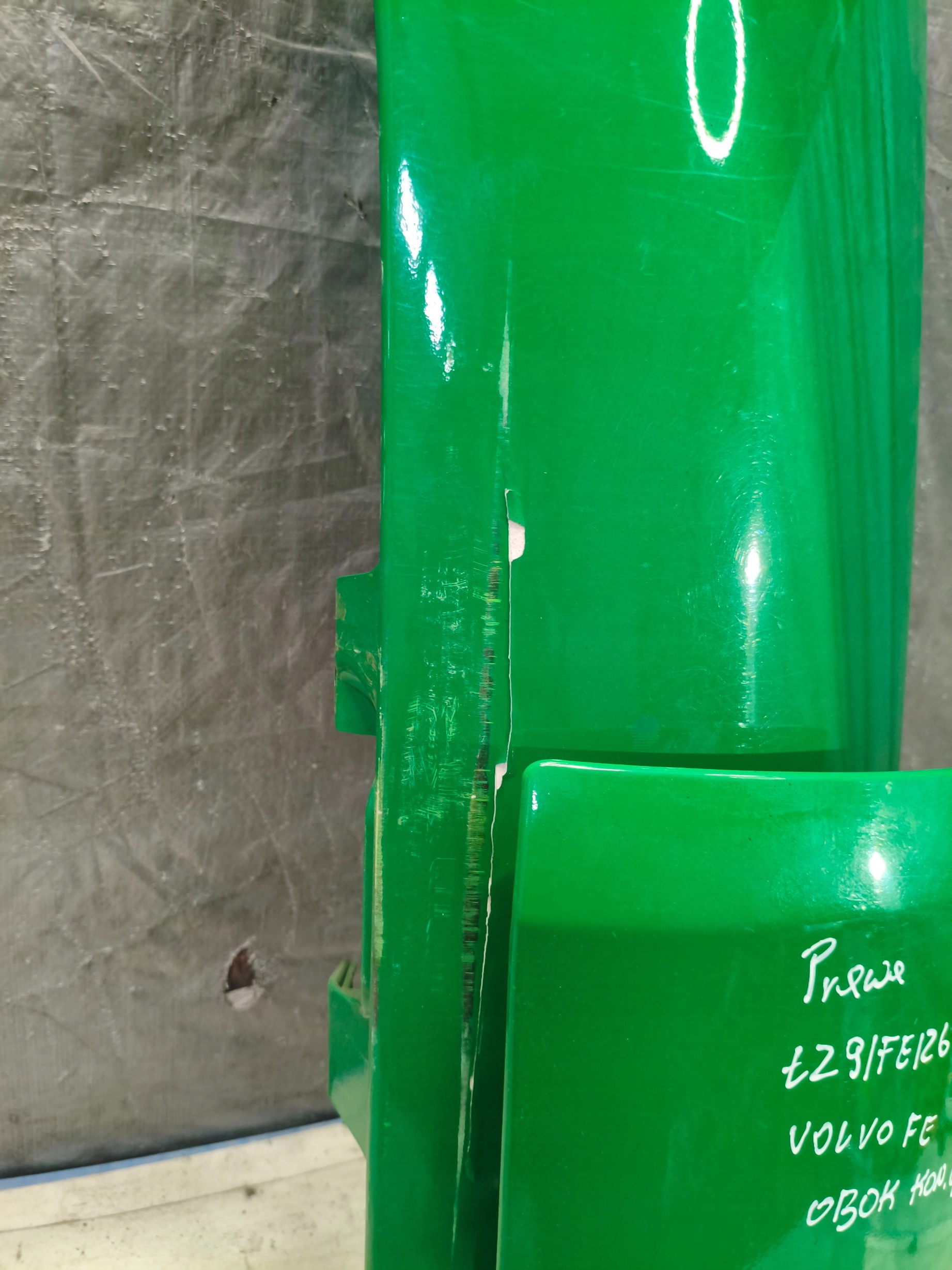 bonnet hood corner cabs right VOLVO FE