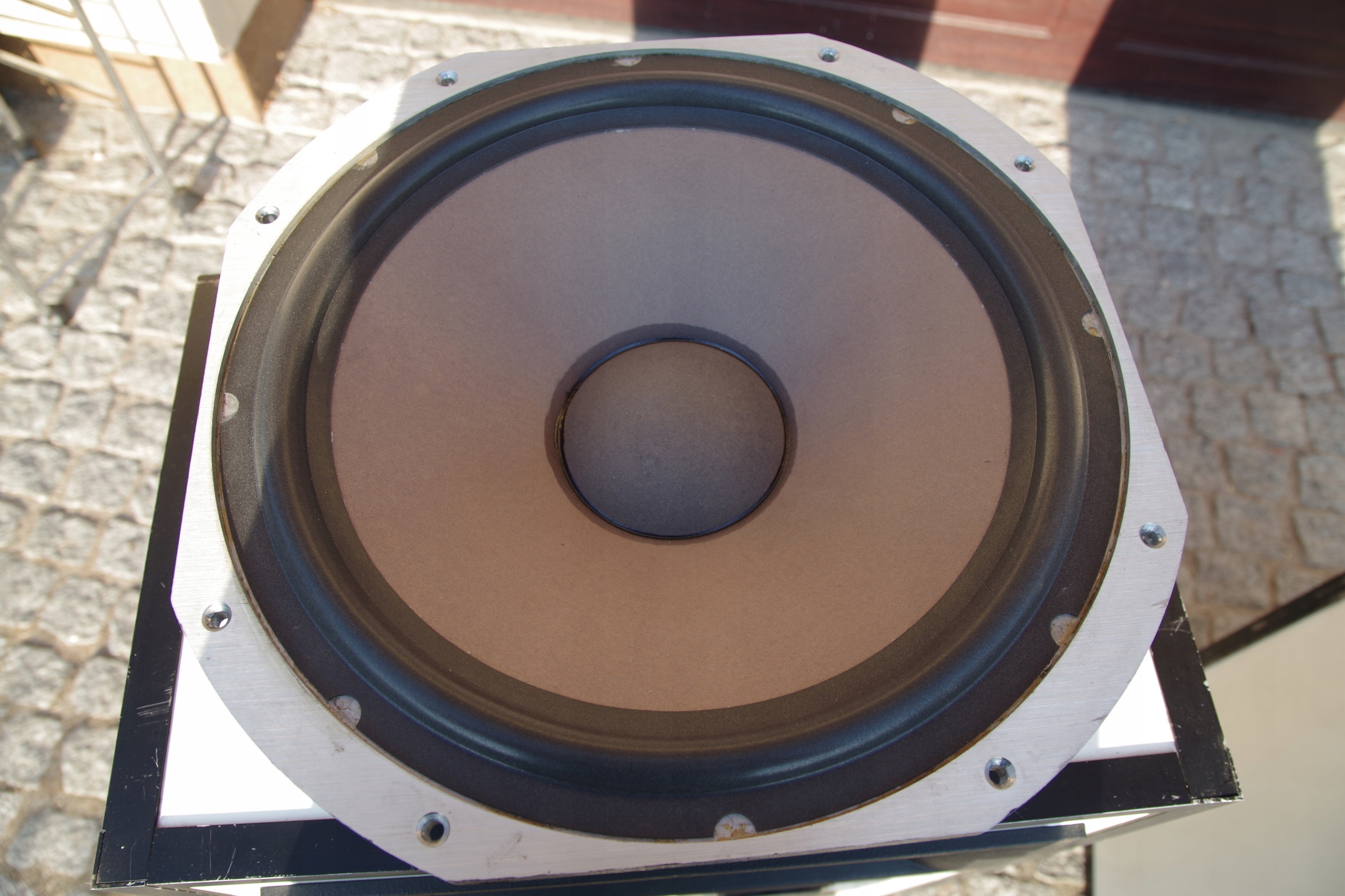 Beyma 15-B100 głośnik basowy, średnica 38 cm, 15" Kod producenta Beyma 15-B100