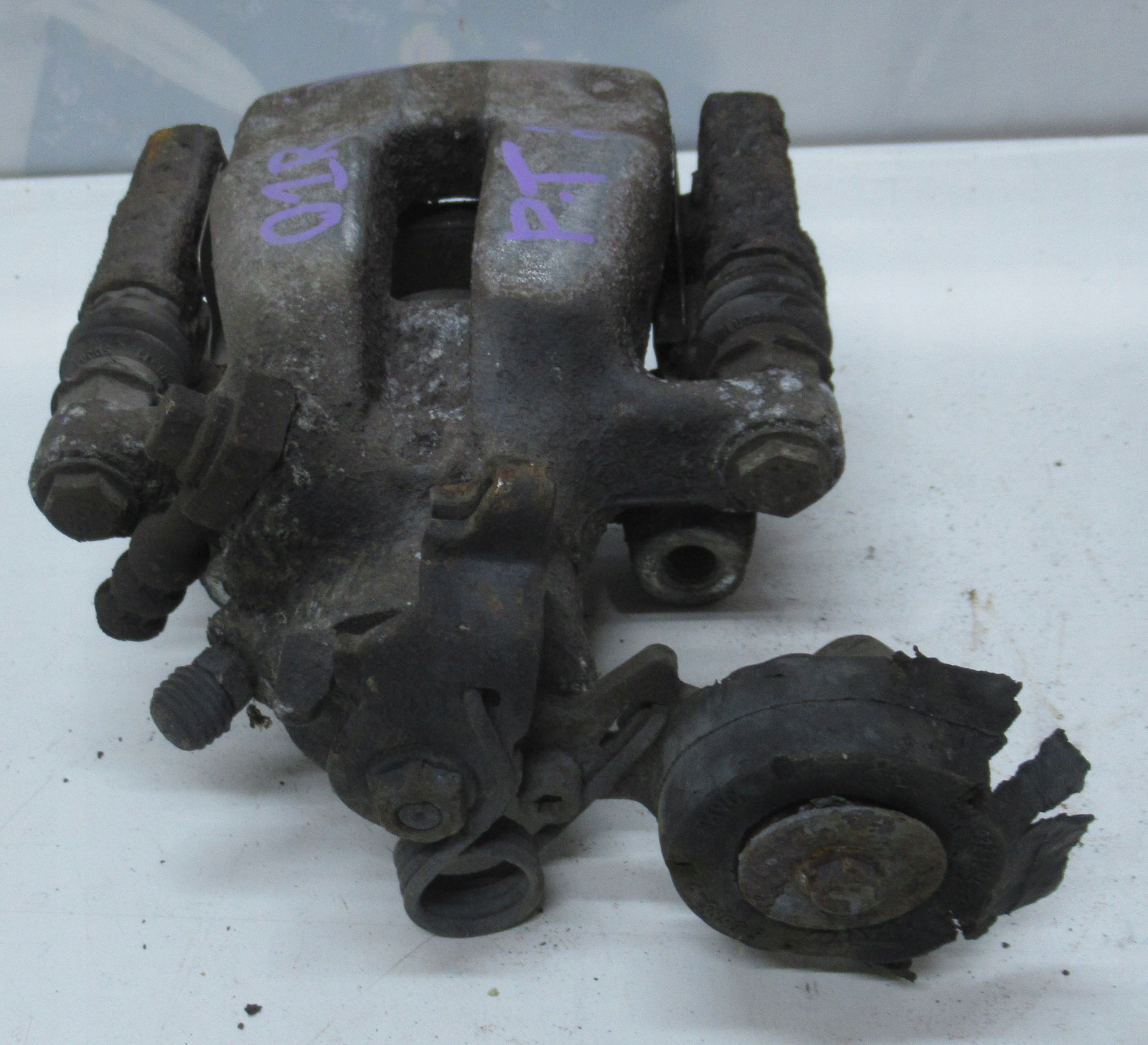 OPEL ASTRA H caliper right rear part