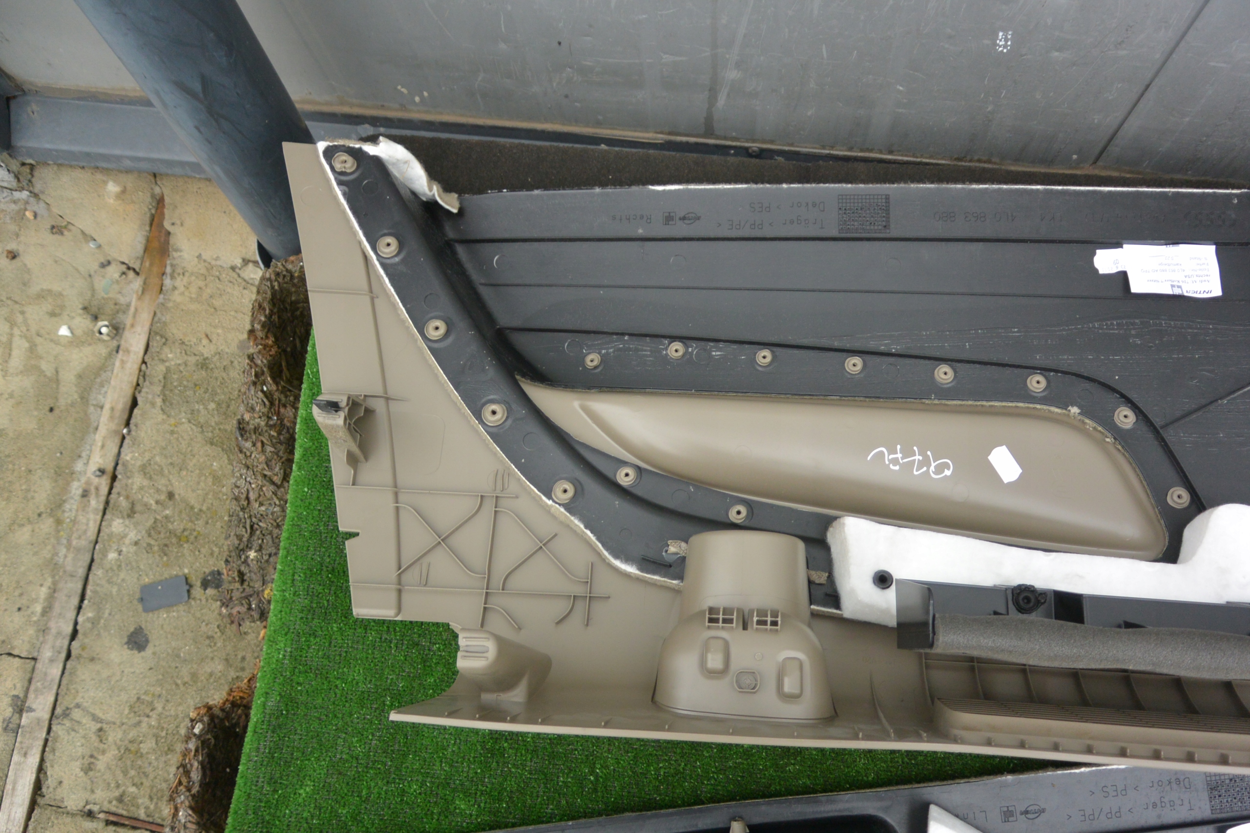 boot upholstery LIFT left right beige AUDI Q7 4L