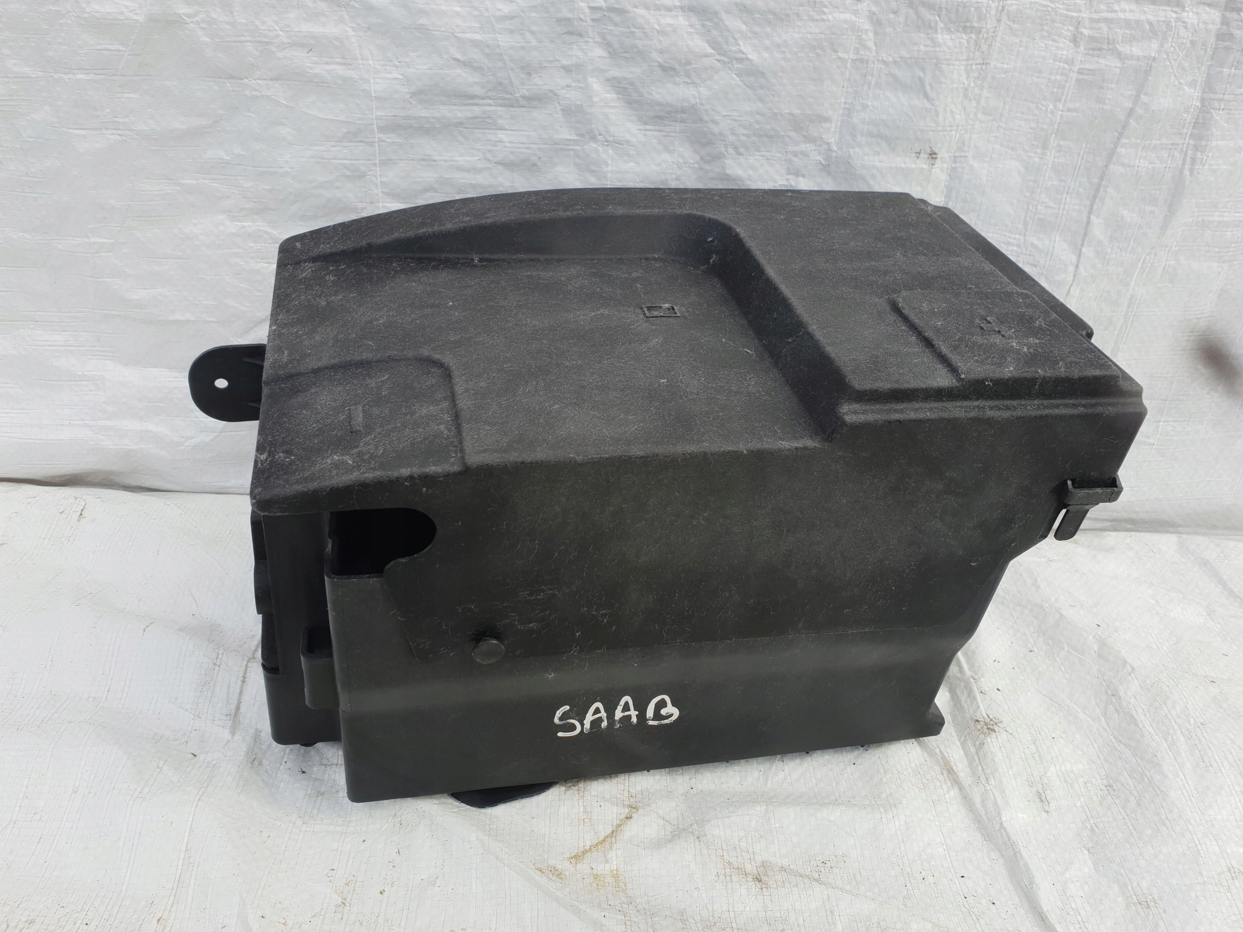 SAAB 95 9-5 NG 10-13 PODSTAWA OIBUDOWA AKUMULATORA 13334616