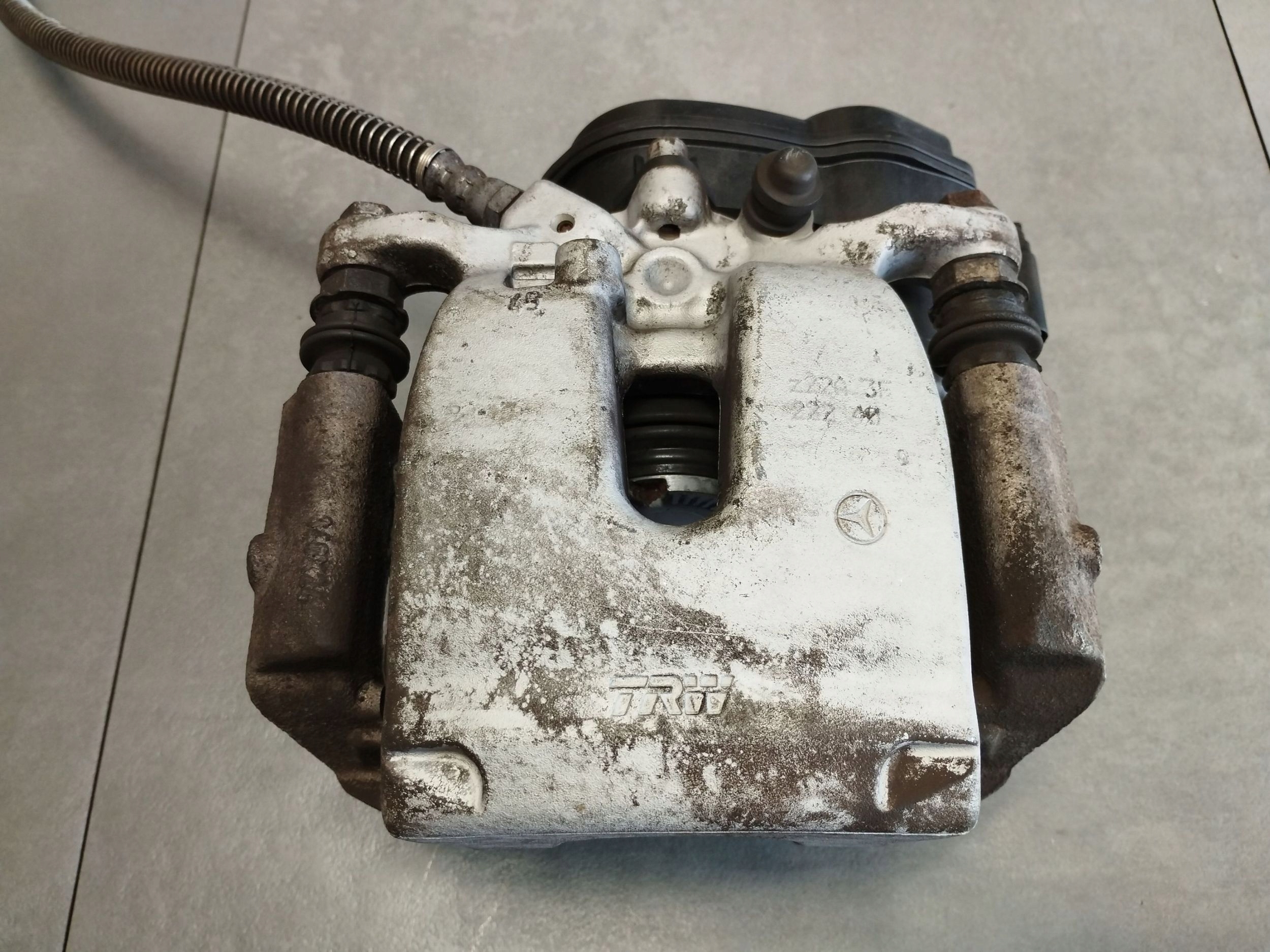 Mercedes-Benz S W222 2014 caliper right rear part A2314230881