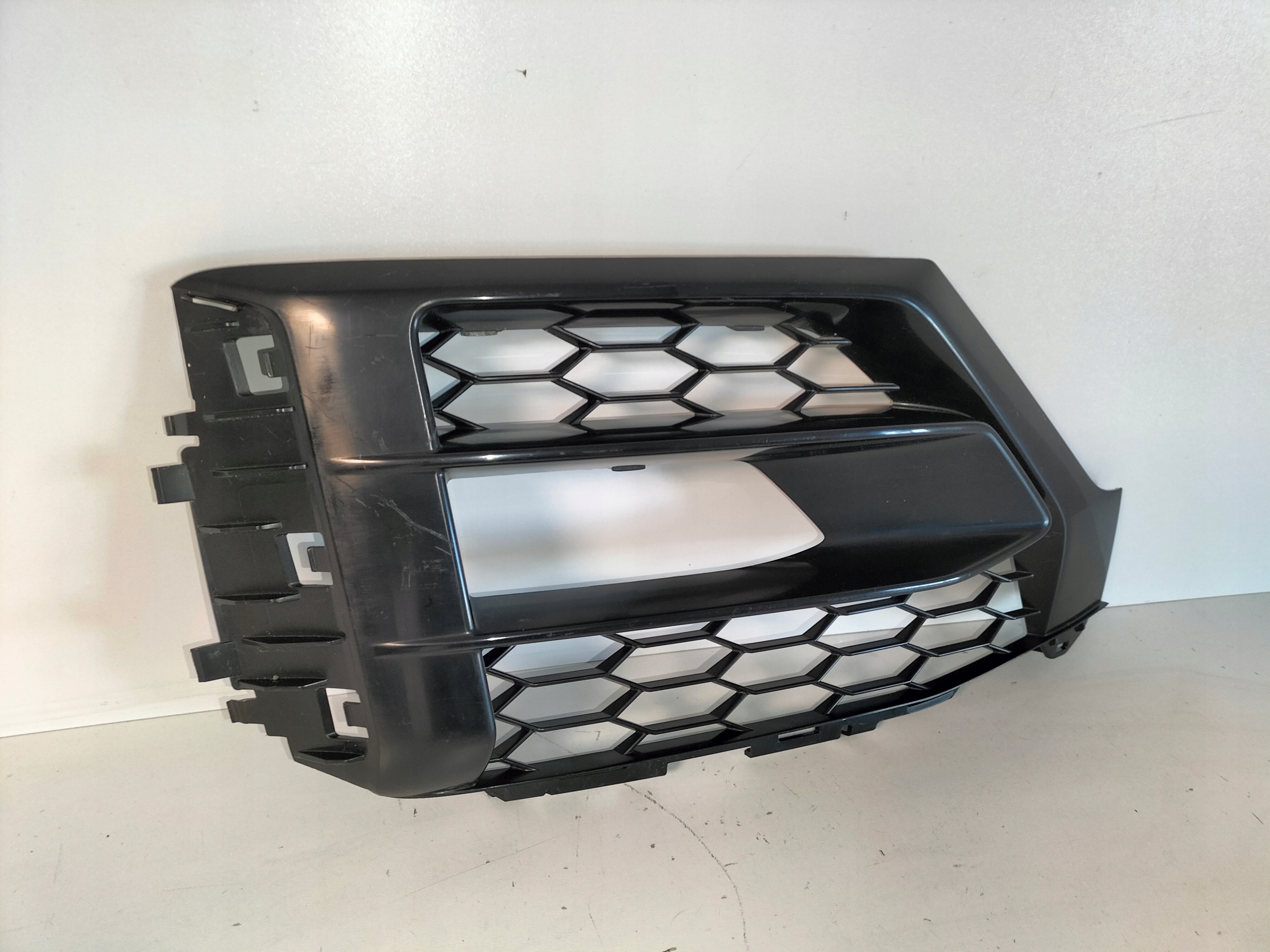 grille grid of a bumper front right AUDI Q2 16- S-LINE