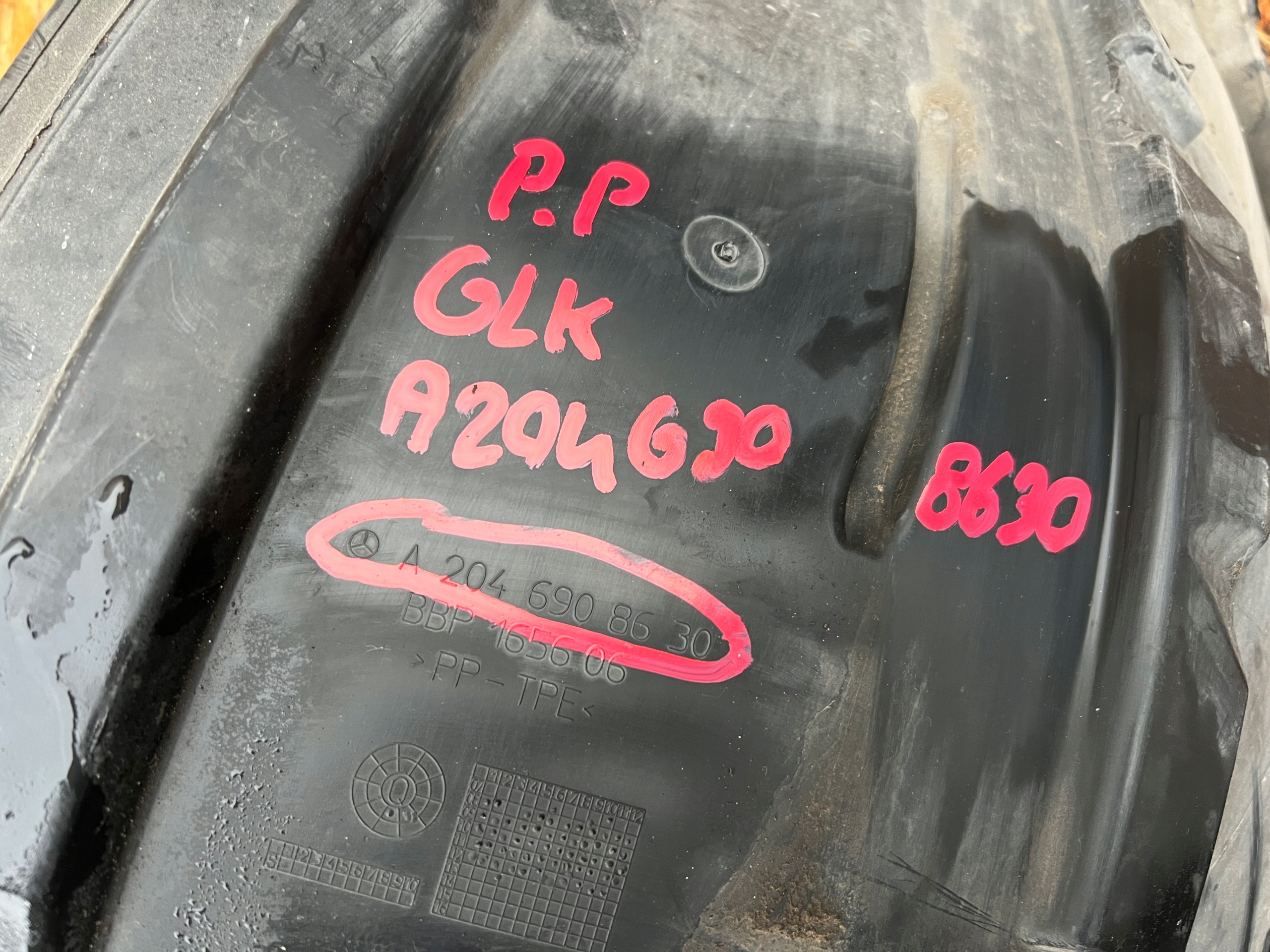 mudguard front front right MERCEDES GLK W204