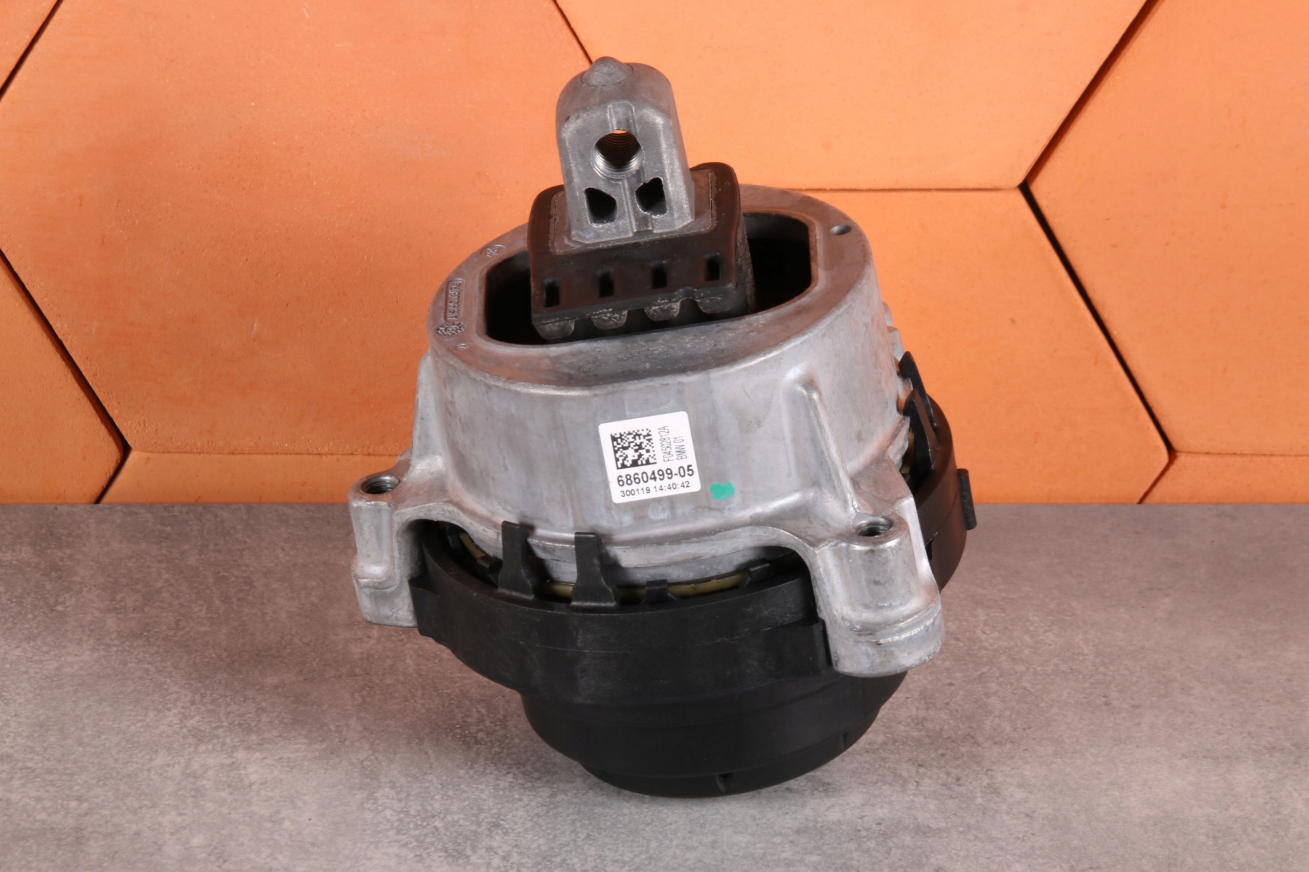 BMW G12 740LeX 740eX G30 530eX X3 G01 30eX engine mount left 6860499