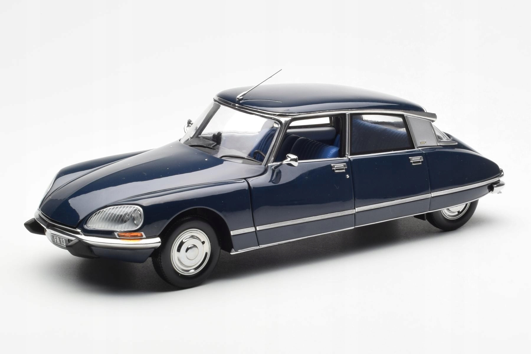 Citroen DS23 Pallas Orient Blue Norev 1/18
