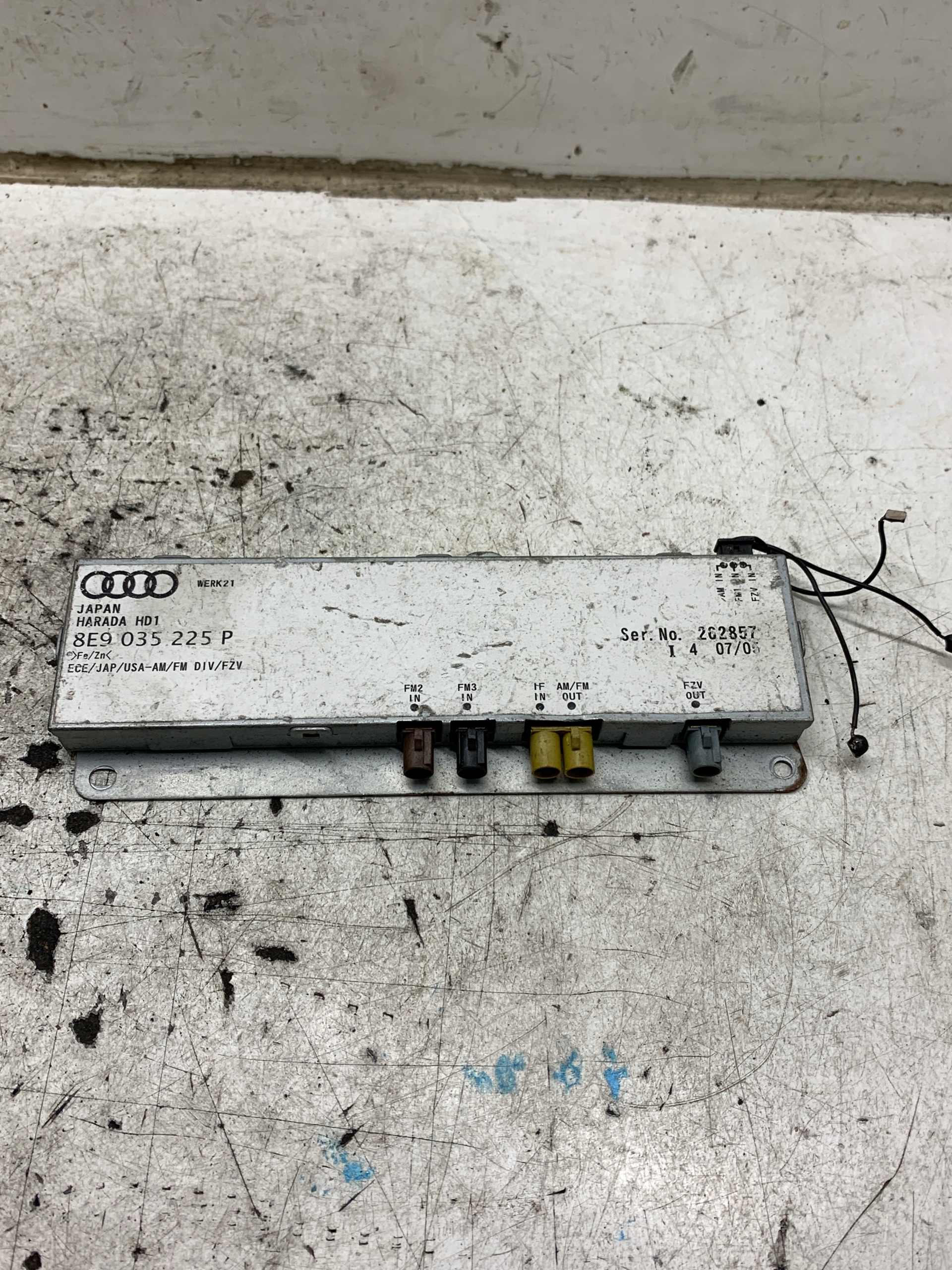 antenna amplifier 8E9035225P AUDI