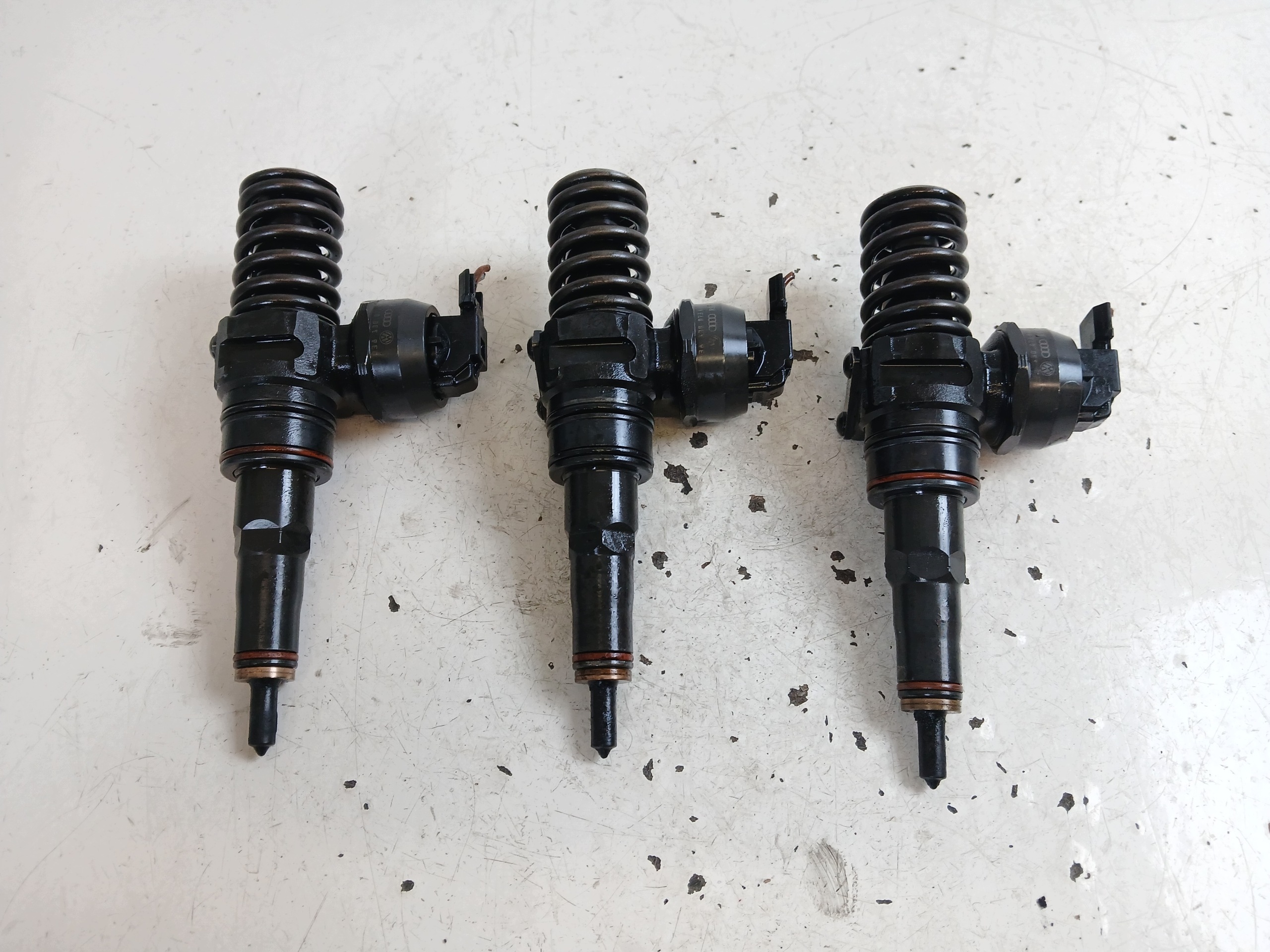 VW PASSAT B5 LIFT OCTAVIA und 1.9 TDI einspritzdüse 038130073AJ