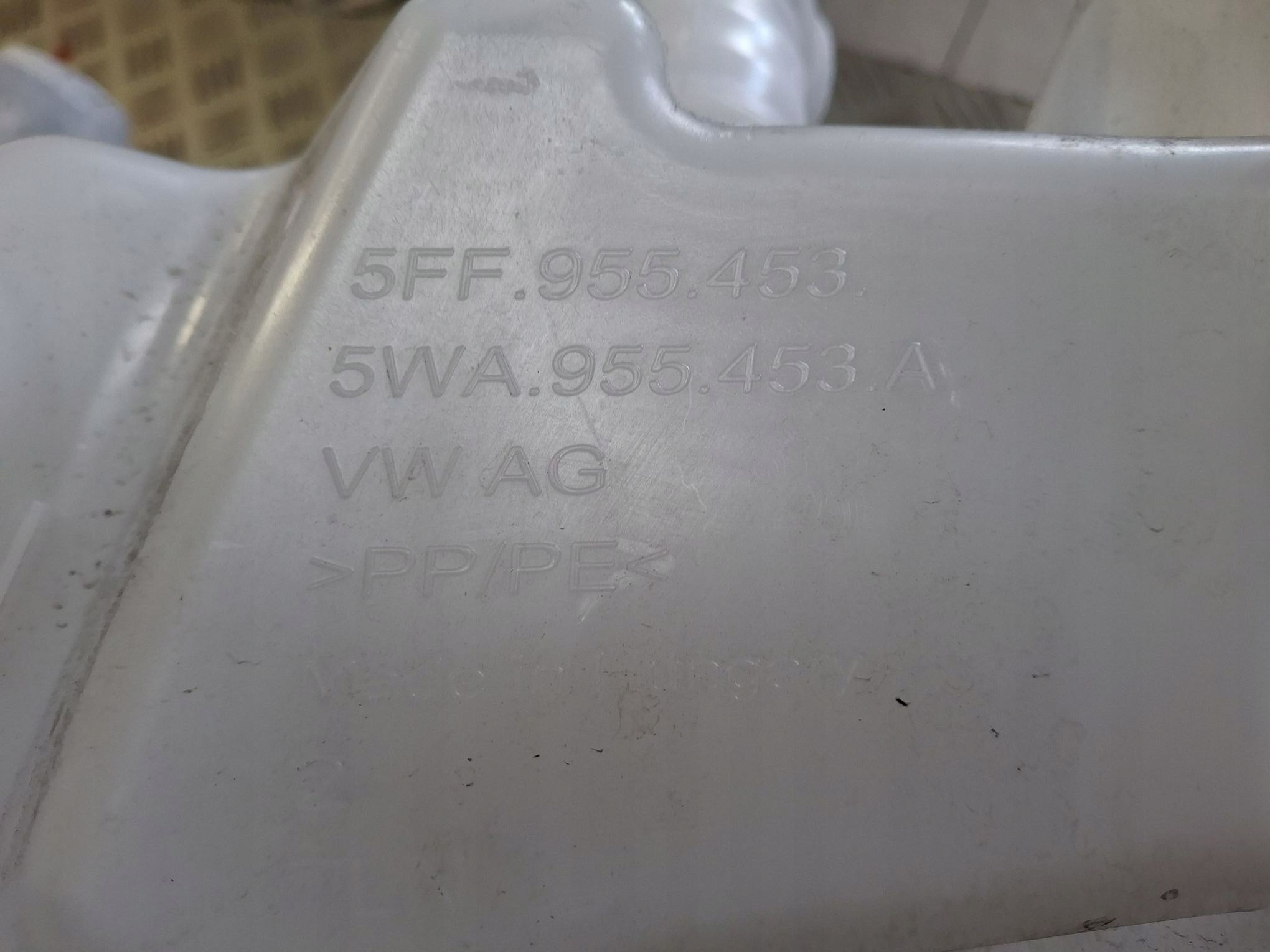 washer fluid tank VW GOLF VIII 2019R-> LEON IV