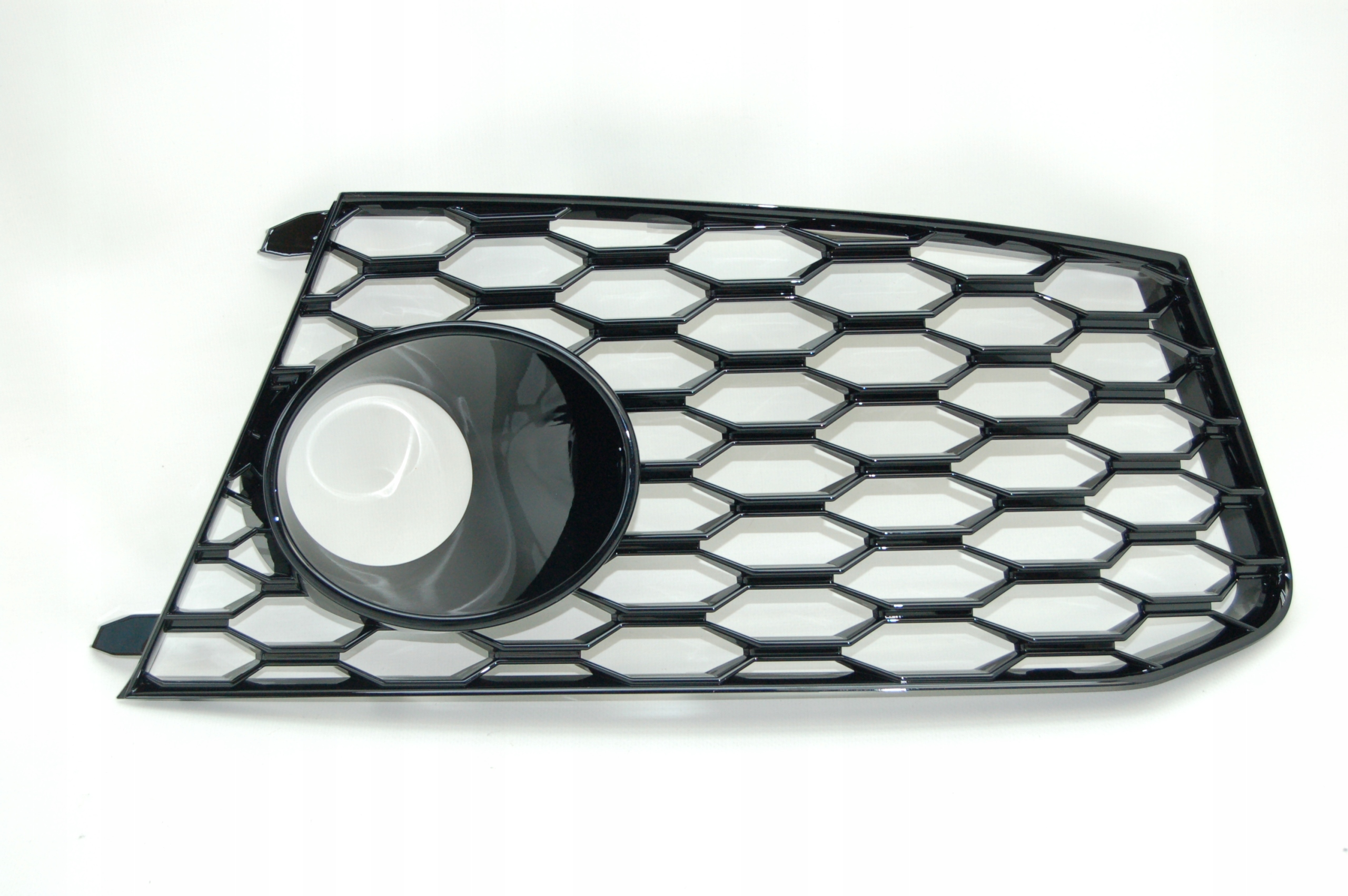 4G0807682 - Решетка бампера правая Audi RS6 4g0807682t