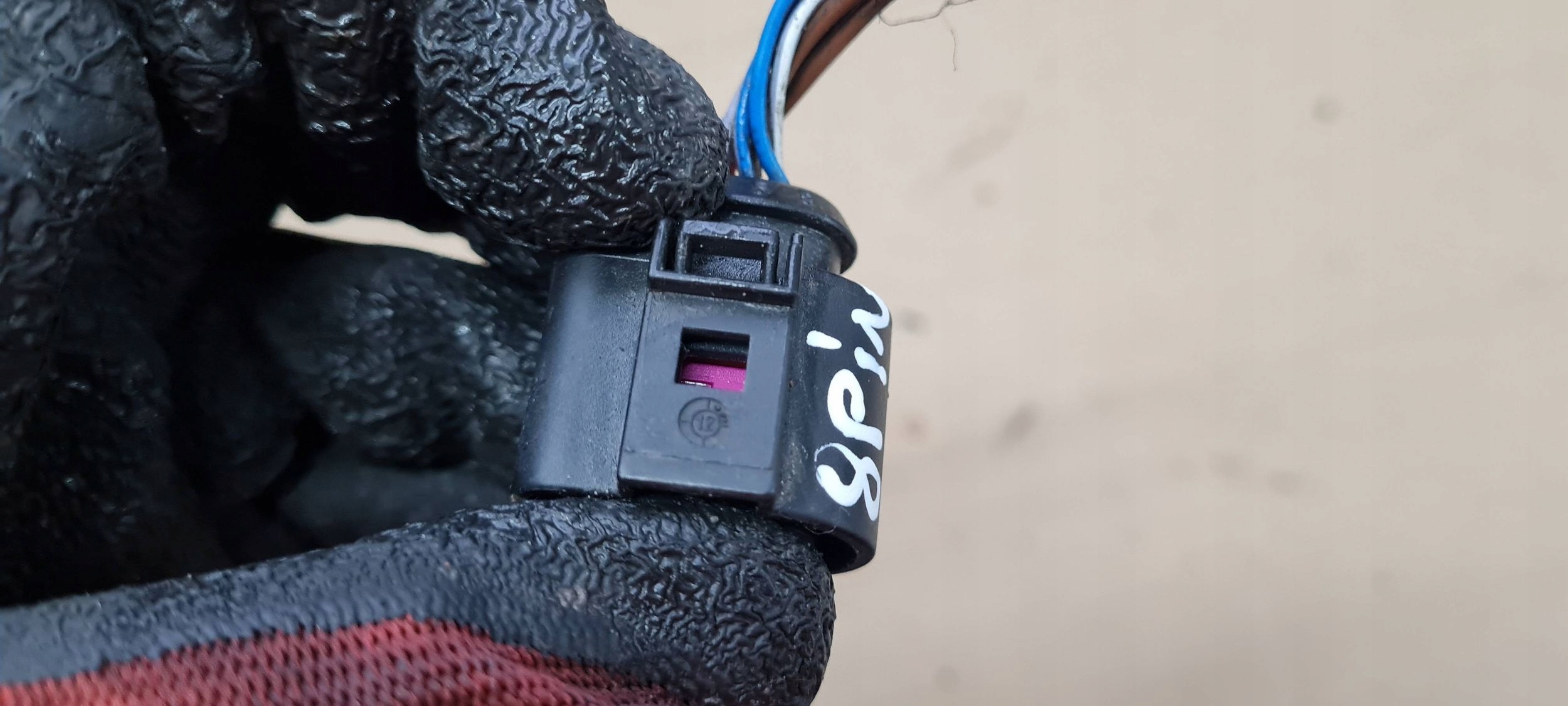 Q5 8R connecting spoiler connector connector 1J0973714 A4 B8 A5