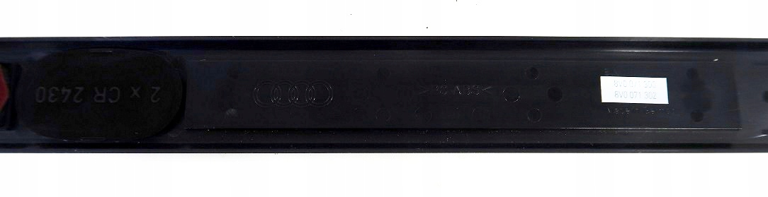 LISTWA PROGOWA PODŚWIETLANA LOGO AUDI A1 Producent części Audi OE