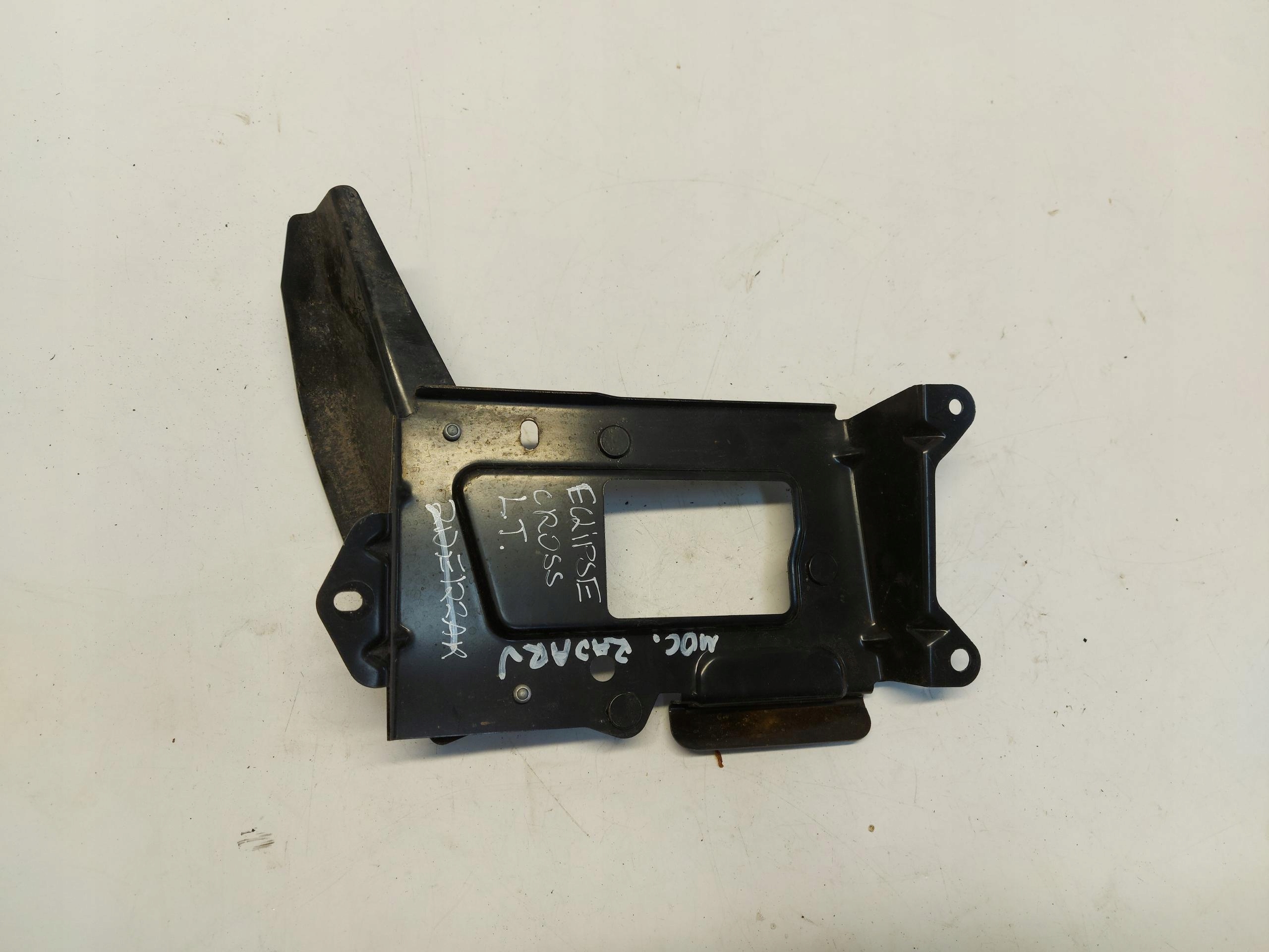 MITSUBISHI ECLIPSE CROSS Halter radaru heck links