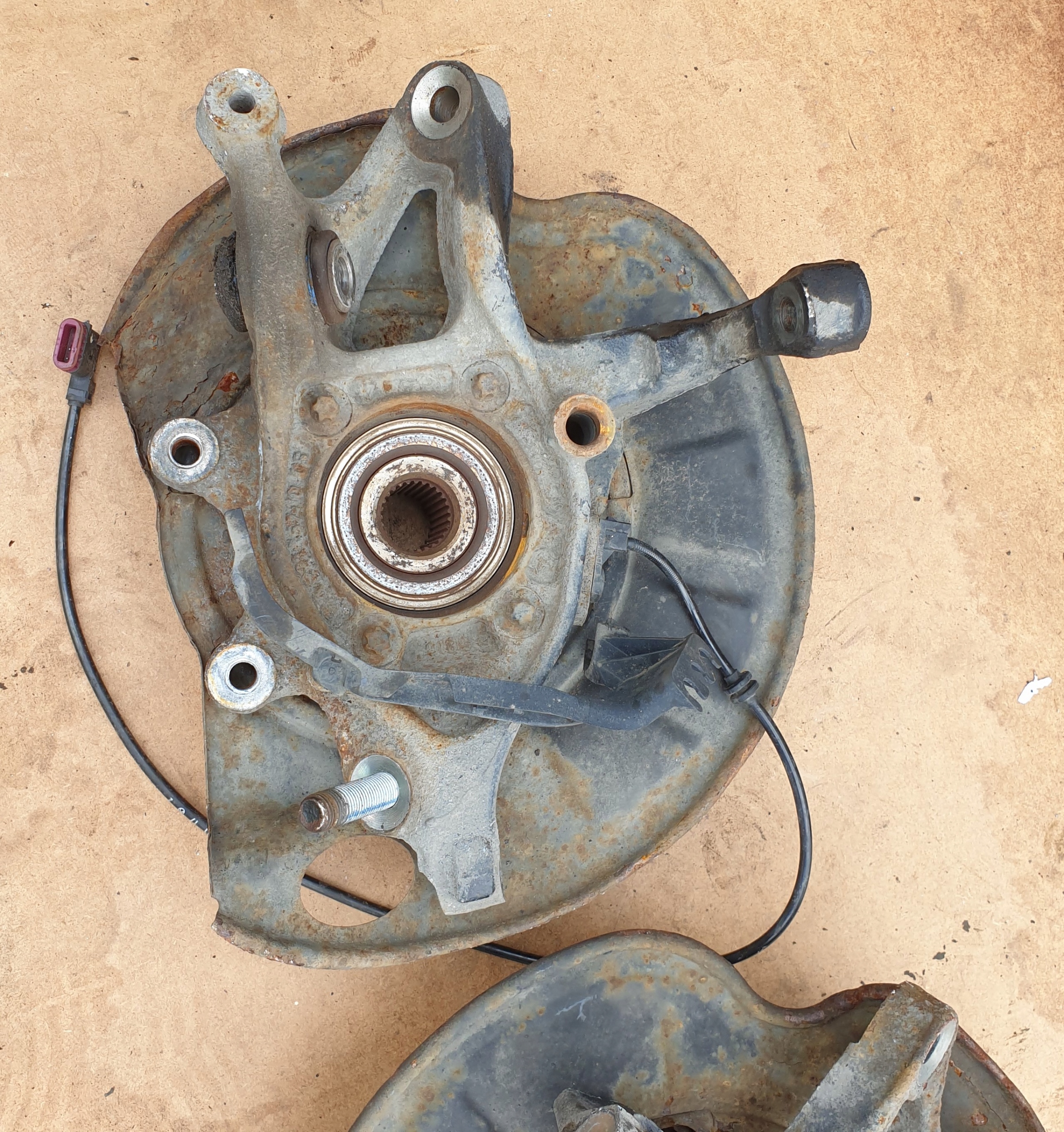 A2213570905 - Задня ліва маточина ABS Mercedes S W221 OE