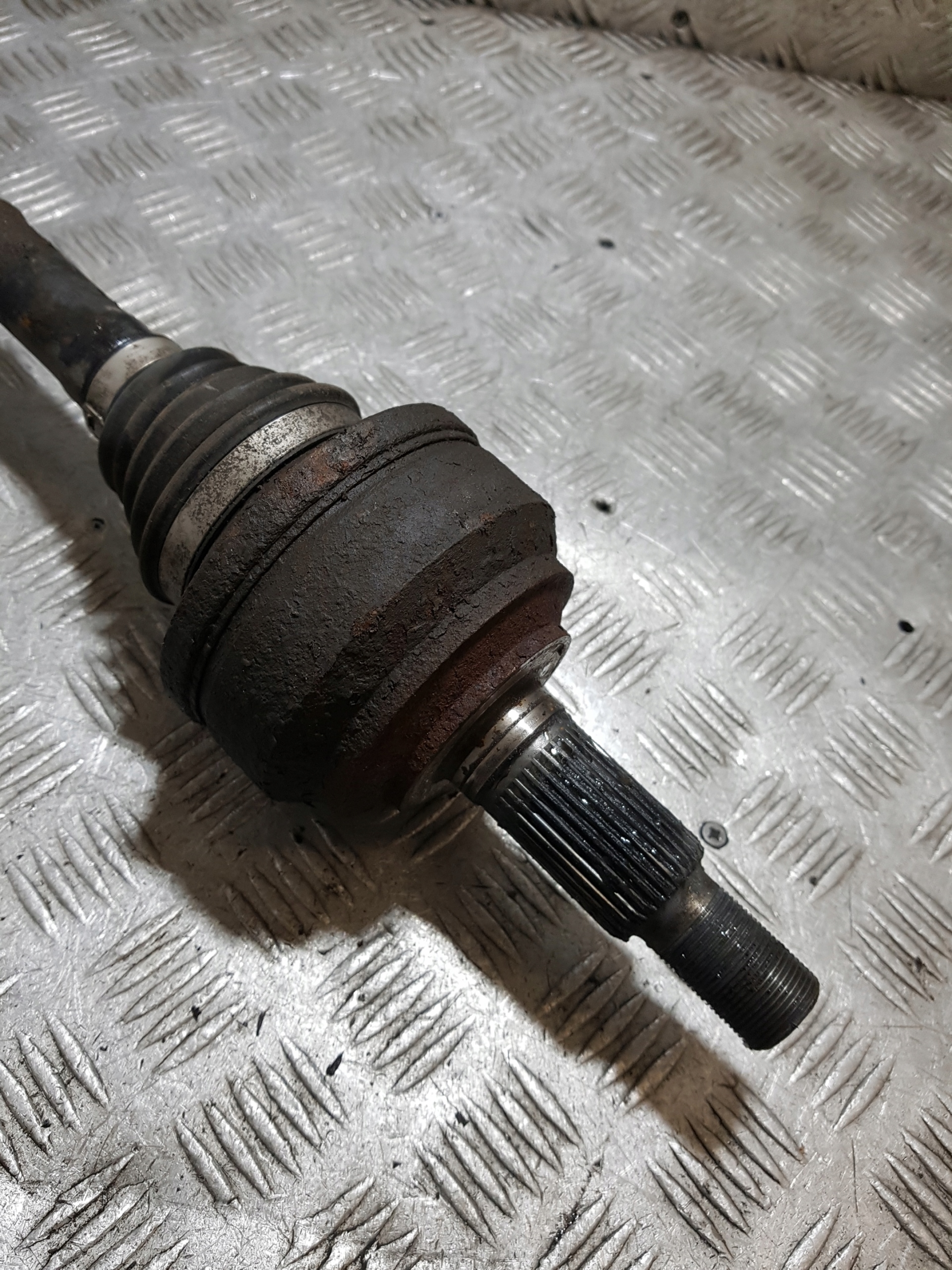 semi-axis semi-axis right rear AUDI Q7 7L8501201A