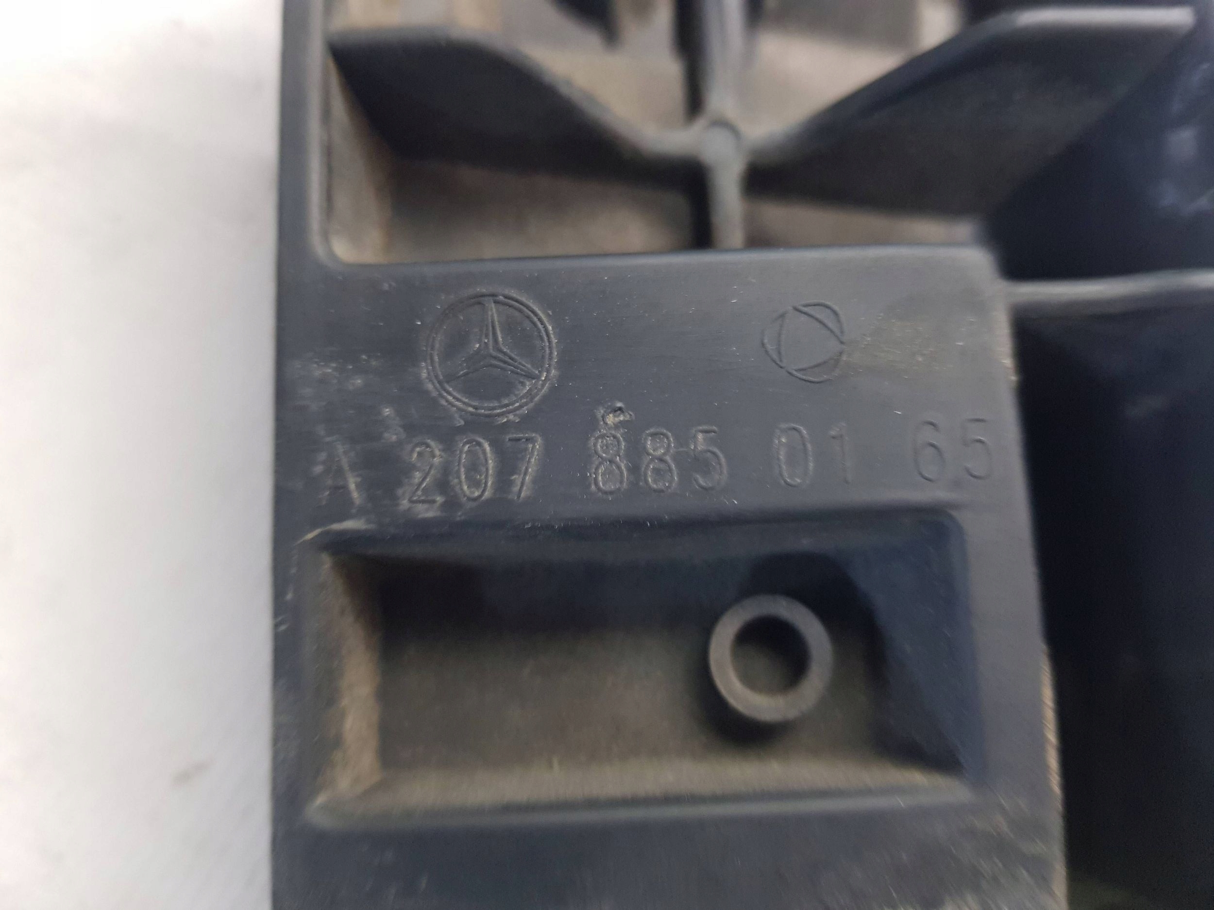 Support montage pare-chocs Arrière MERCEDES E W207 A2078850165
