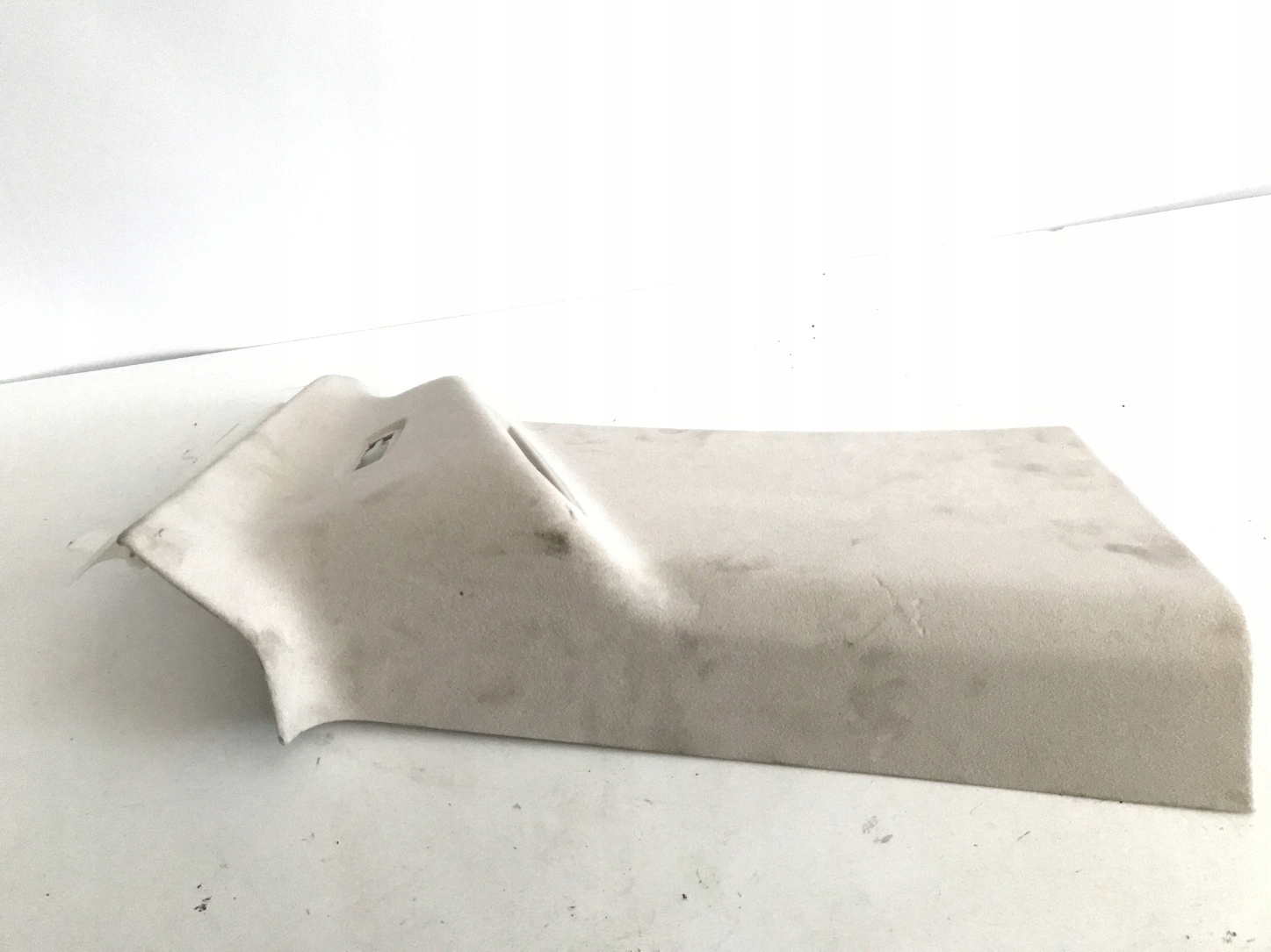 A4636908900 - Крышка стойки левая обшивка MERCEDES W463 G-Class