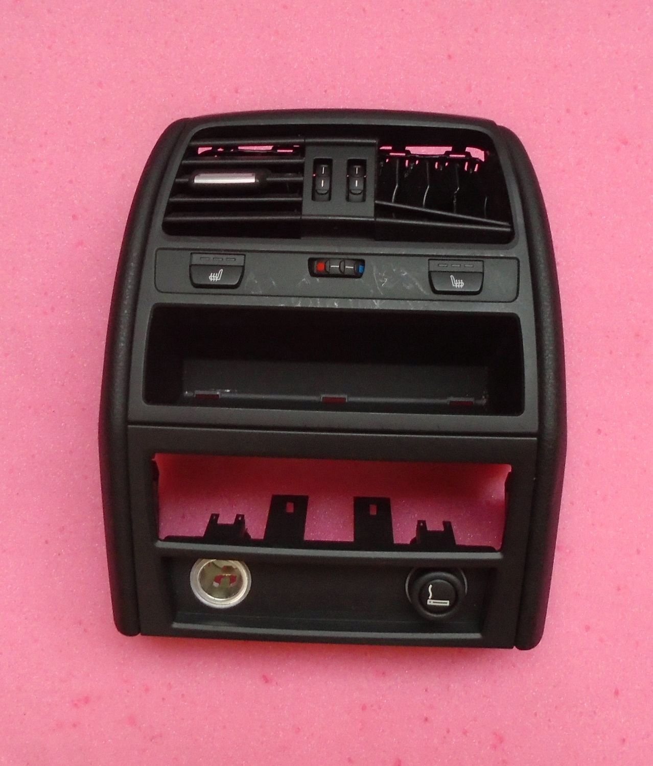 BMW 7 F01 решітка вентиляційного отвору задній