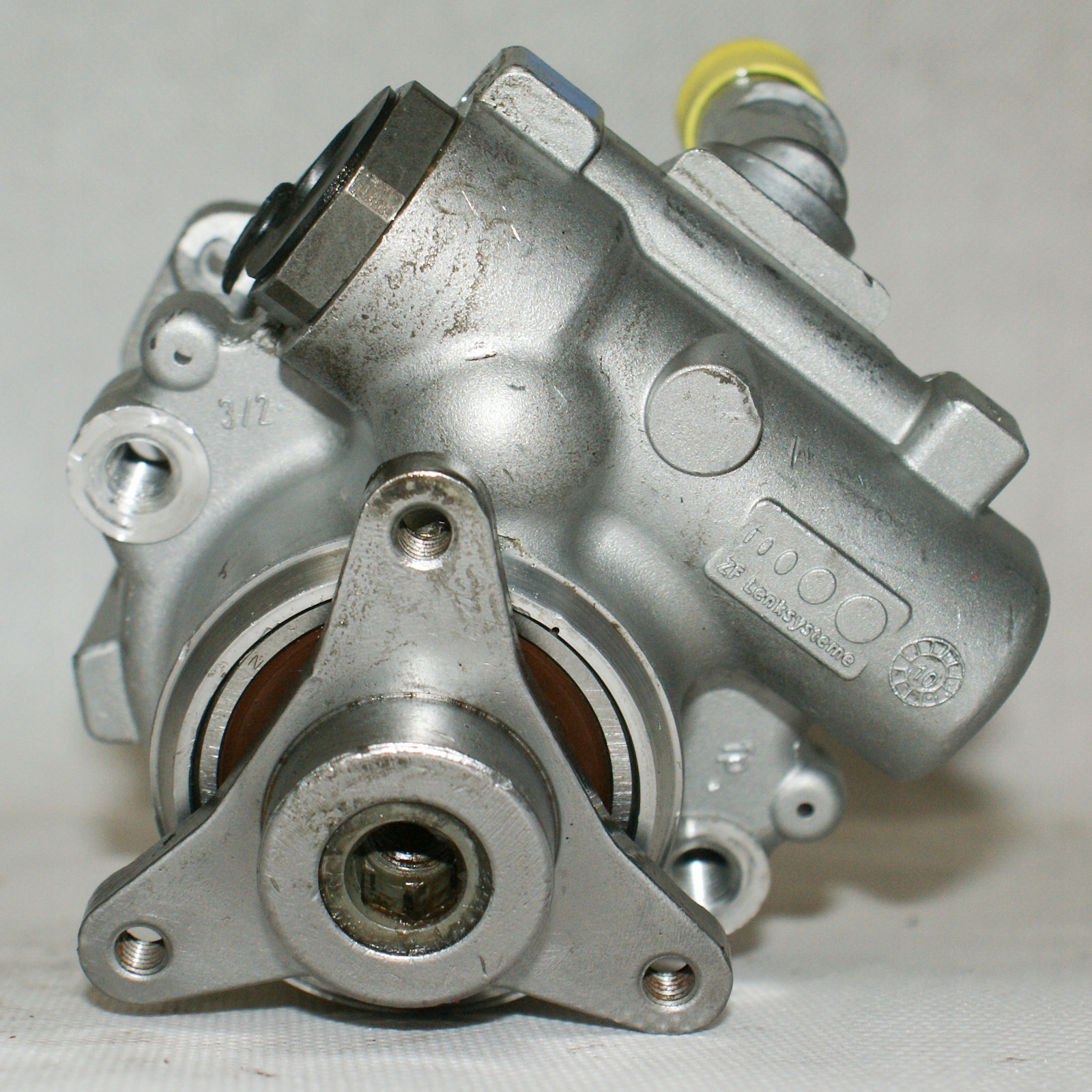 насос гур nissan 491100092R