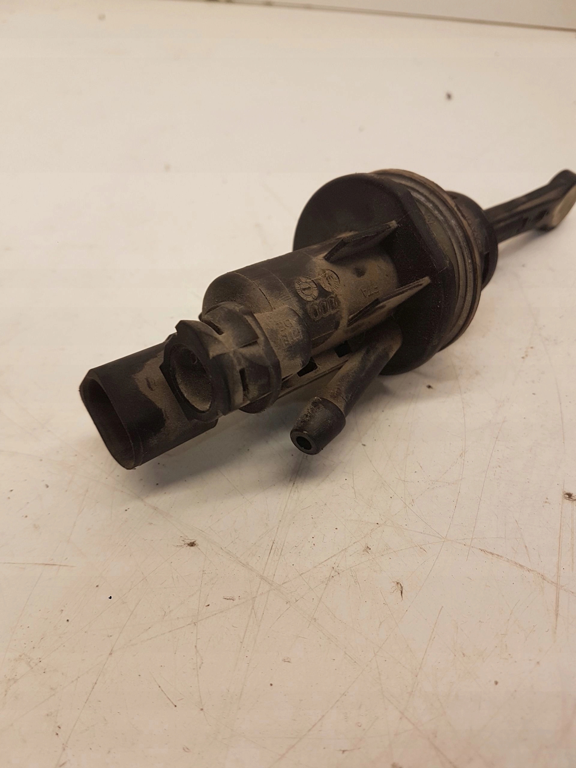 pumpa spojky AUDI A4 B8 A5 8T Q5 8K2721401E