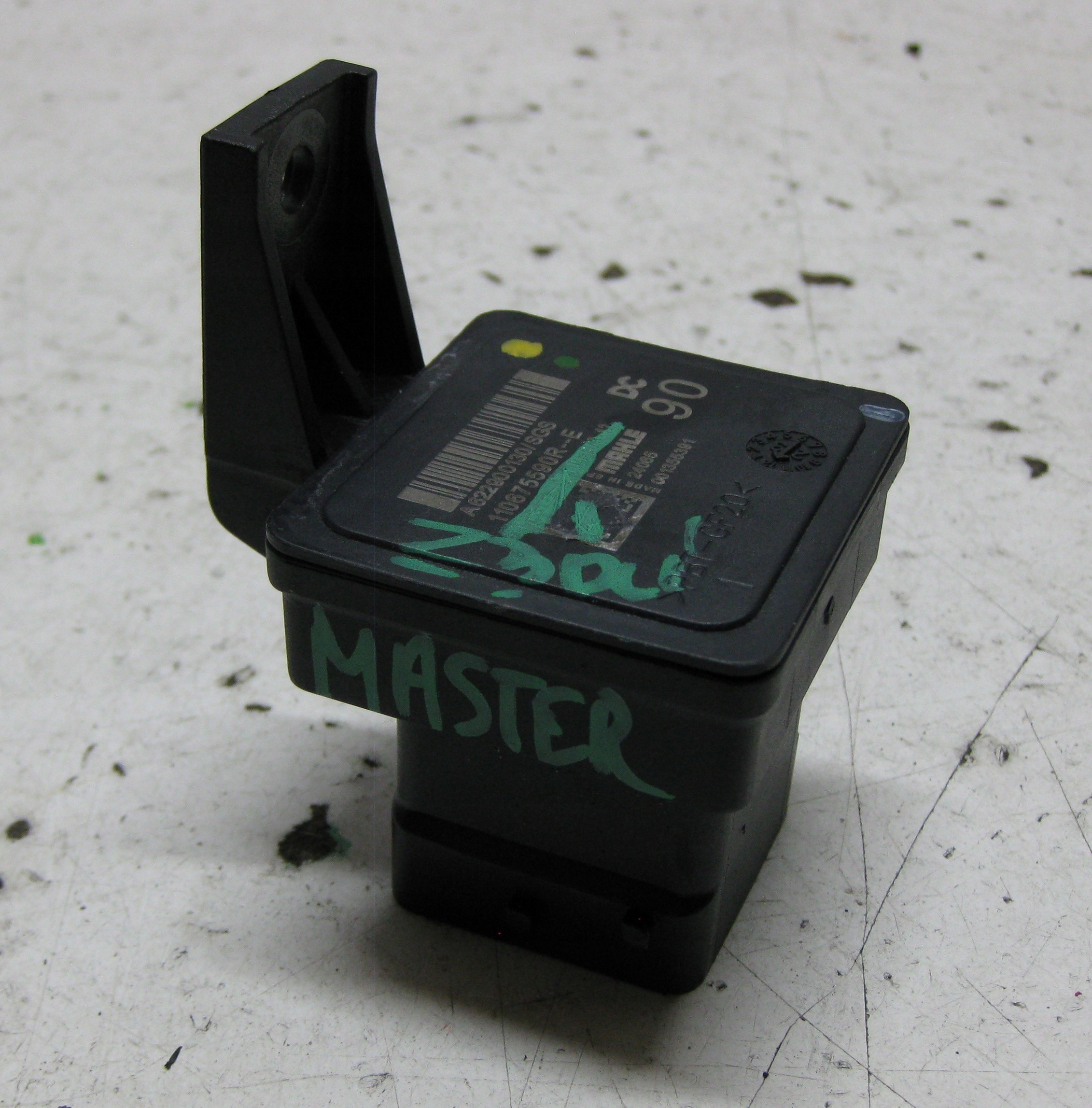 RENAULT MASTER III relay plugs ZAROWYCH 110675590R