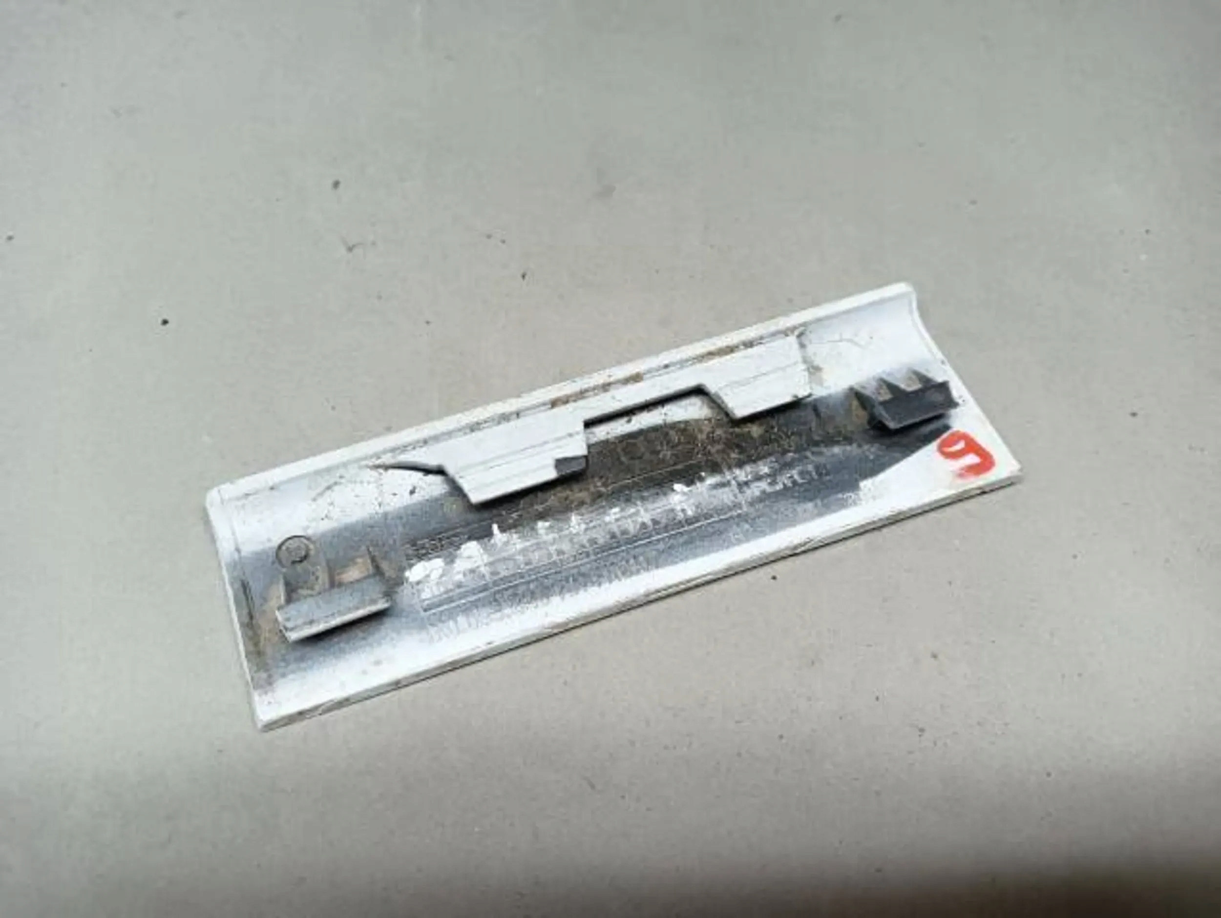 M19 M19 ZASLEPKA LISTWY PROGOWEJ AUDI A1 8X PRAWA 8X0853446 Typ samochodu Samochody osobowe