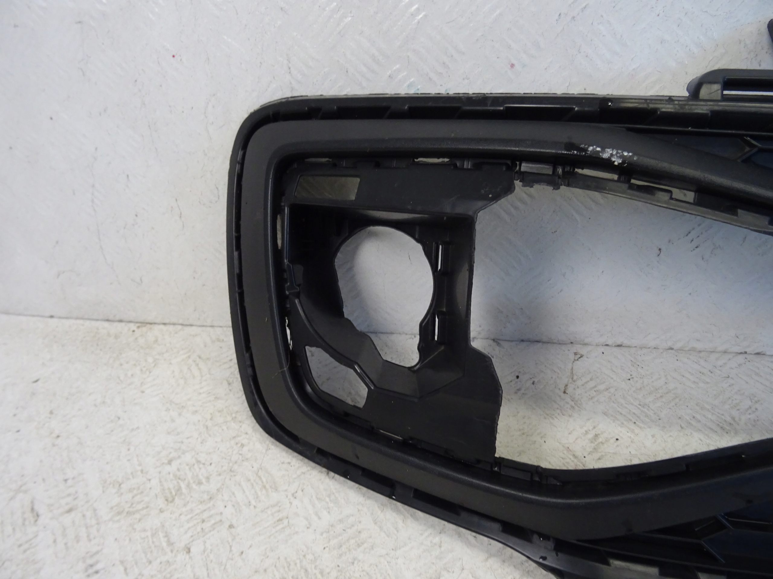 grid of a bumper front front VW UP LIFT 1S0853677F