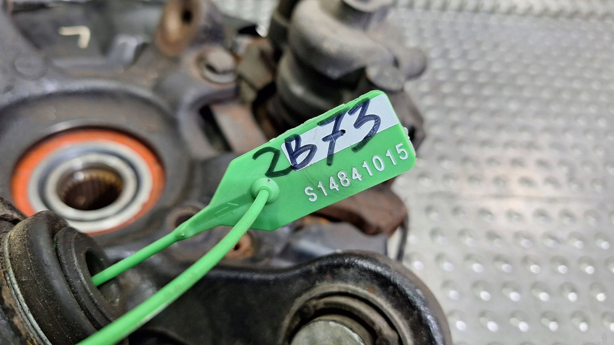 Moyeu support broche Axe moyeu Gauche Arrière 6761579 BMW 1 E81 E87 E88 3 E90 E91 E92