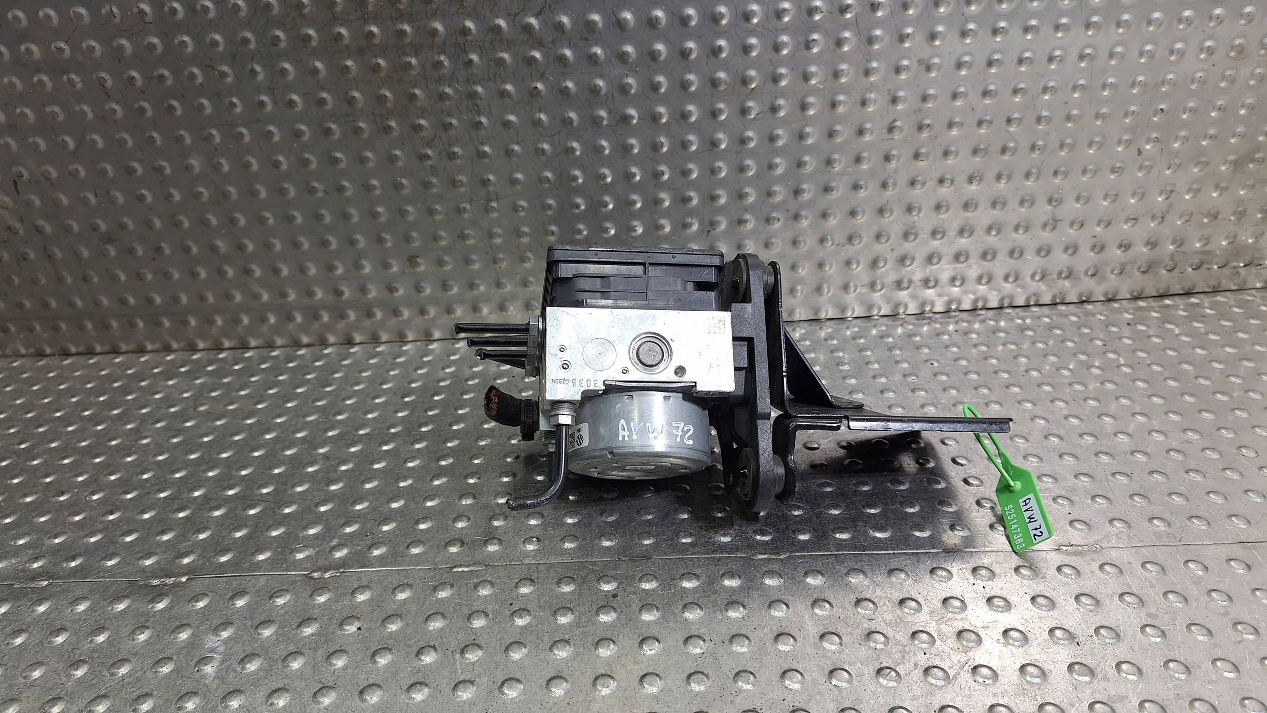 pump control unit ABS 5Q0614517R 5Q0907379S AUDI A3 8V GOLF VII LEON III