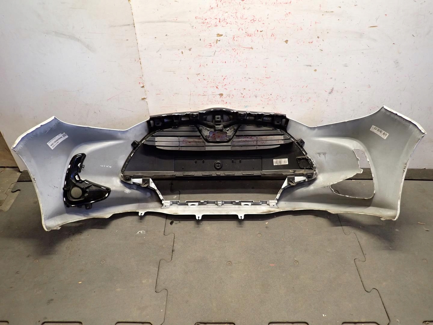 bumper front front TOYOTA YARIS IV 2020- 52119-0DA00