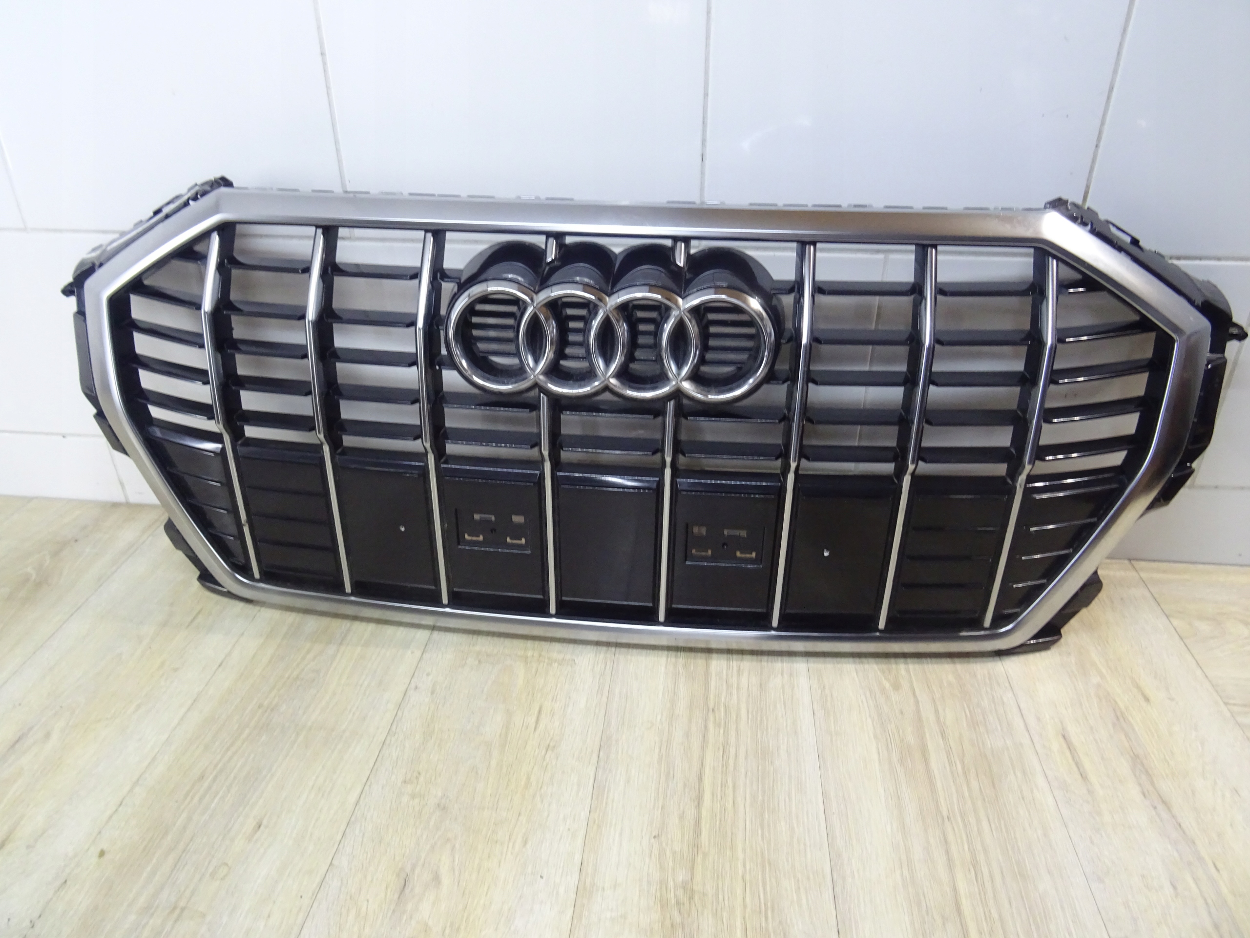 GRILL ATRAPA ZDERZAKA CHROM AUDI Q3 83A S-LINE 18-