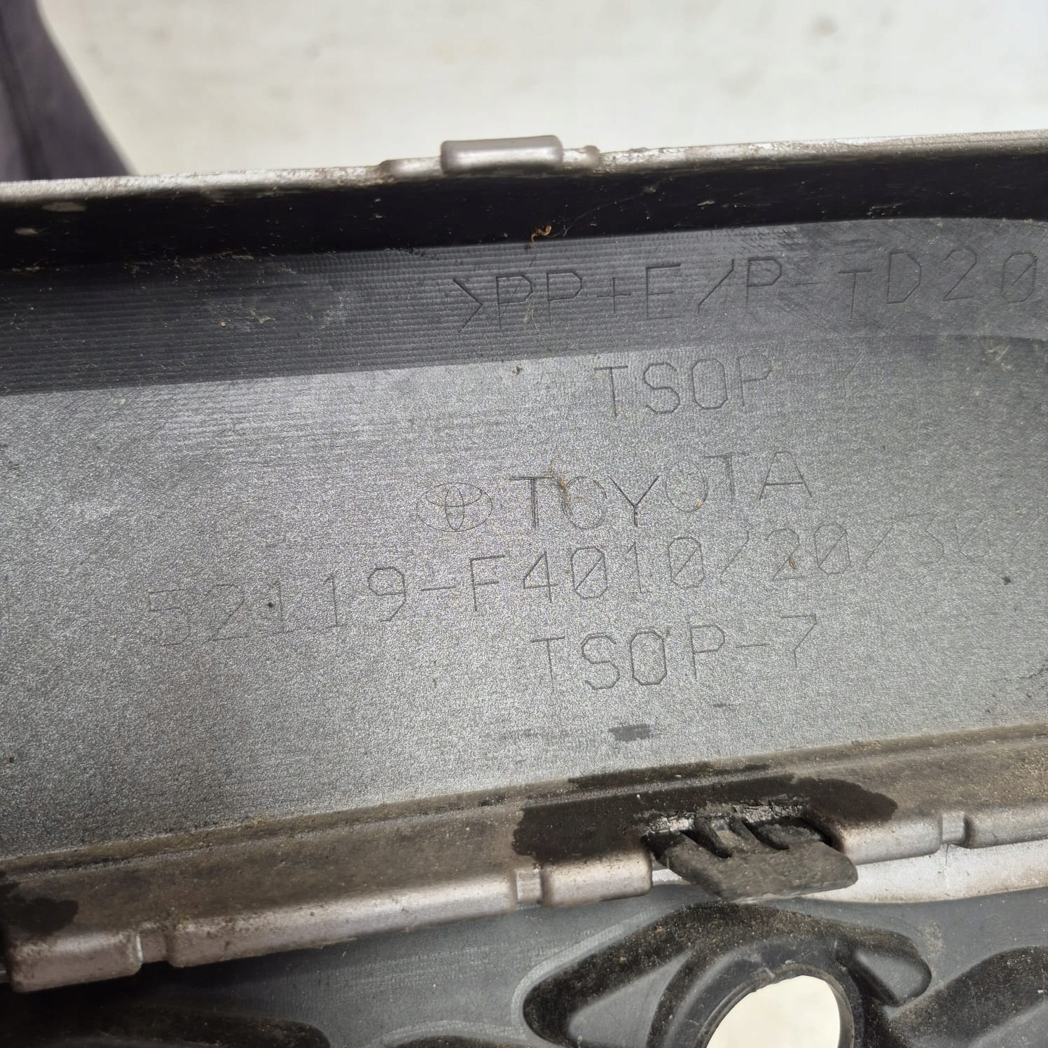 TOYOTA C-HR and 1 16-19 bumper front front 4XPDC