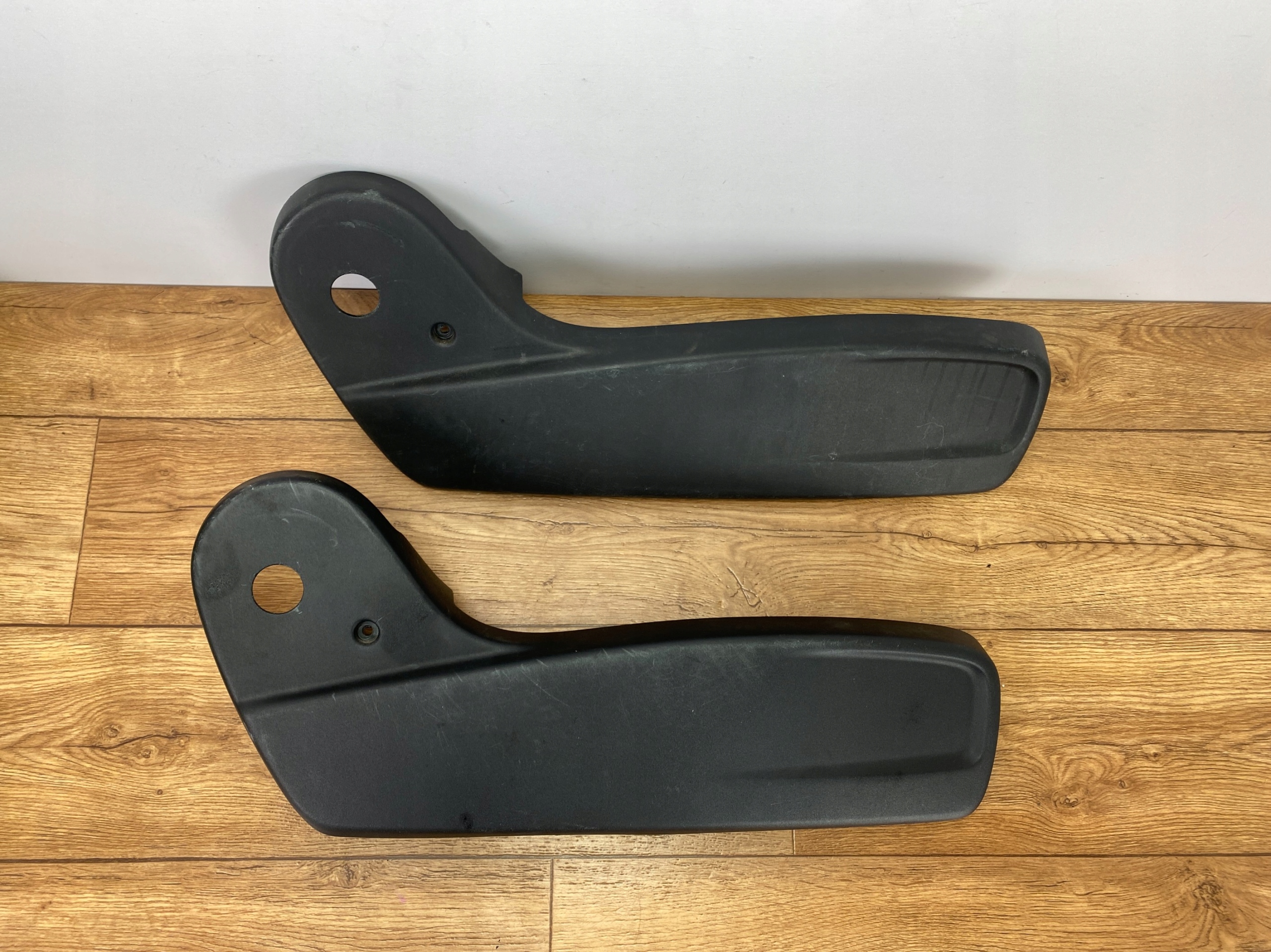 Blende Abdeckung Gehäuse SITZ Dodge Challenger 2015+ USA