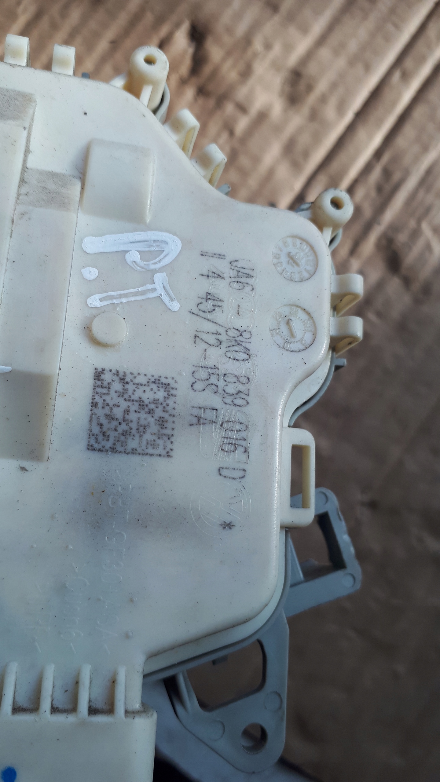 S4 B8 A4 lock door right rear part 5 PIN A5 8K0839016D
