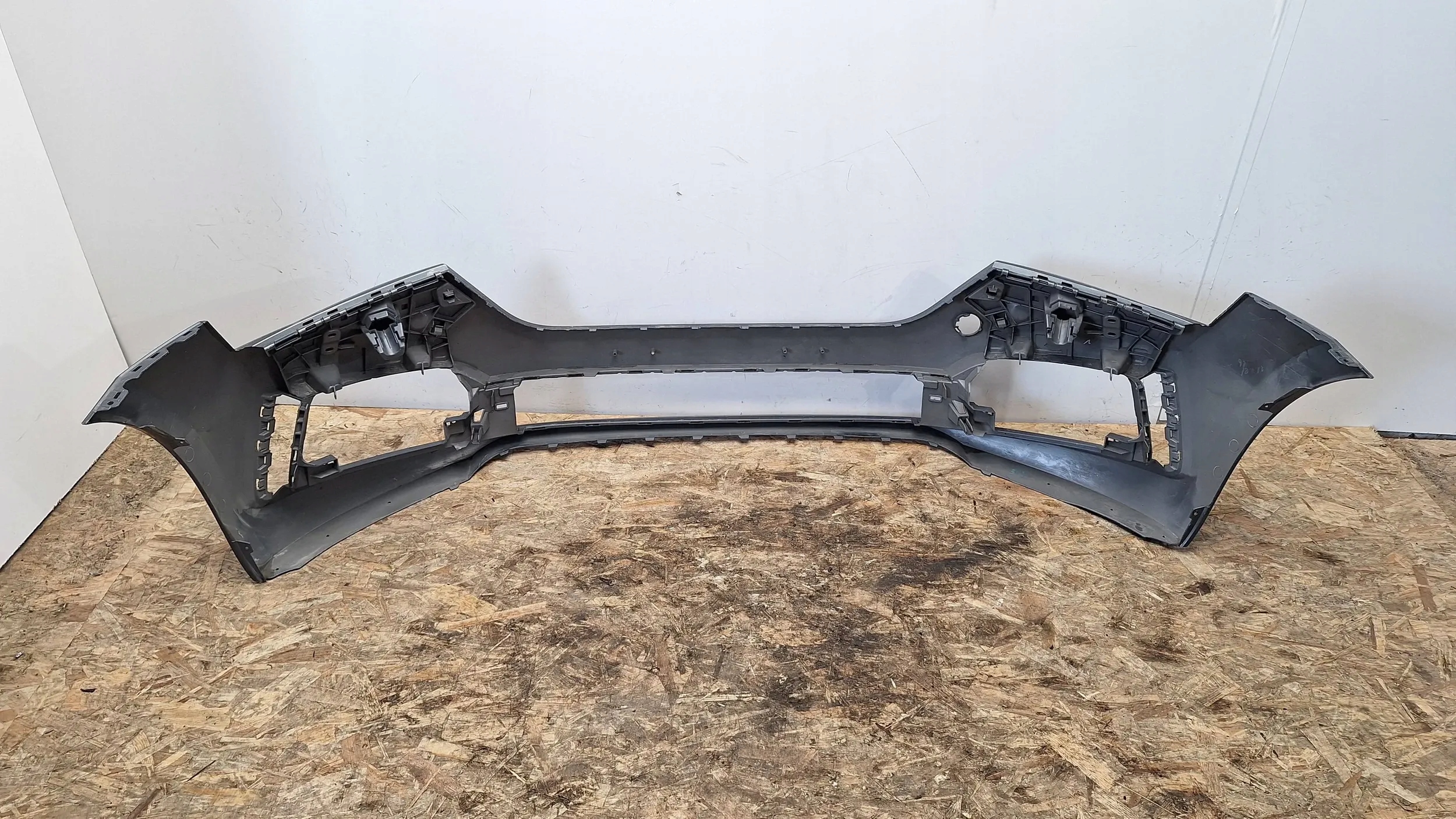 bumper front 657807221 Skoda Scala 19