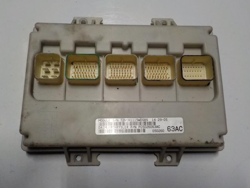 CHRYSLER VOYAGER IV Unité commande confort P05026063AC 63AC
