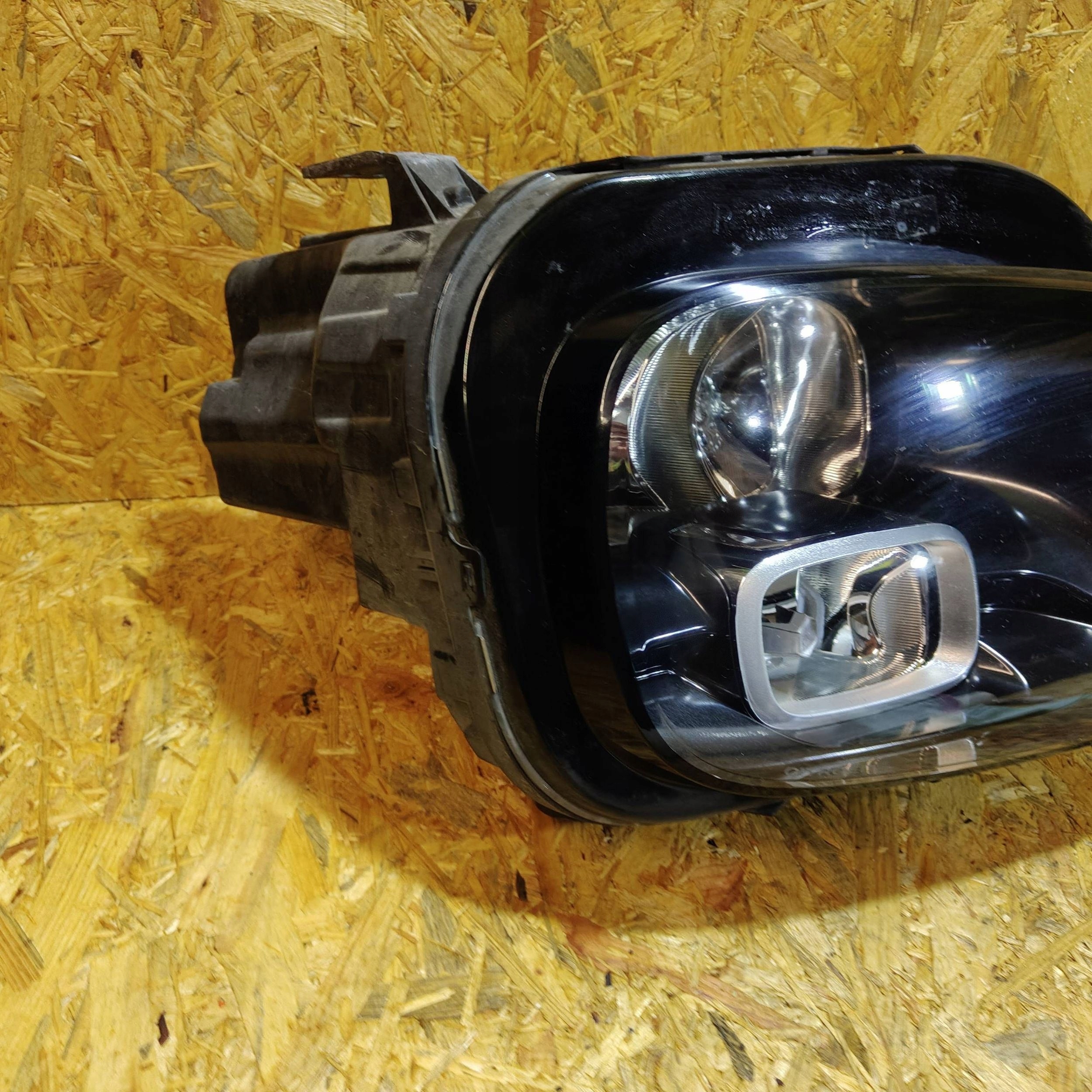 Reflektor front side right Citroen C3 Aircross 13468647
